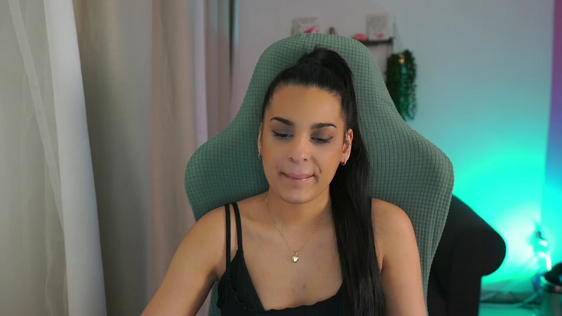 Gallery image thumbnail from Mila_denver's myfreecams stream on, 03/25/2025, 16:08 image 6 of 20