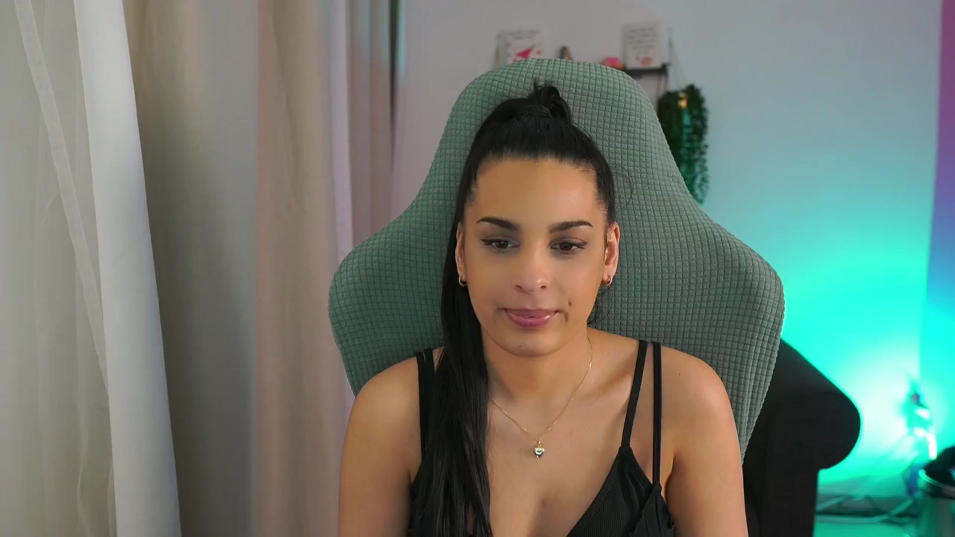 Gallery image thumbnail from Mila_denver's myfreecams stream on, 03/25/2025, 16:08 image 18 of 20