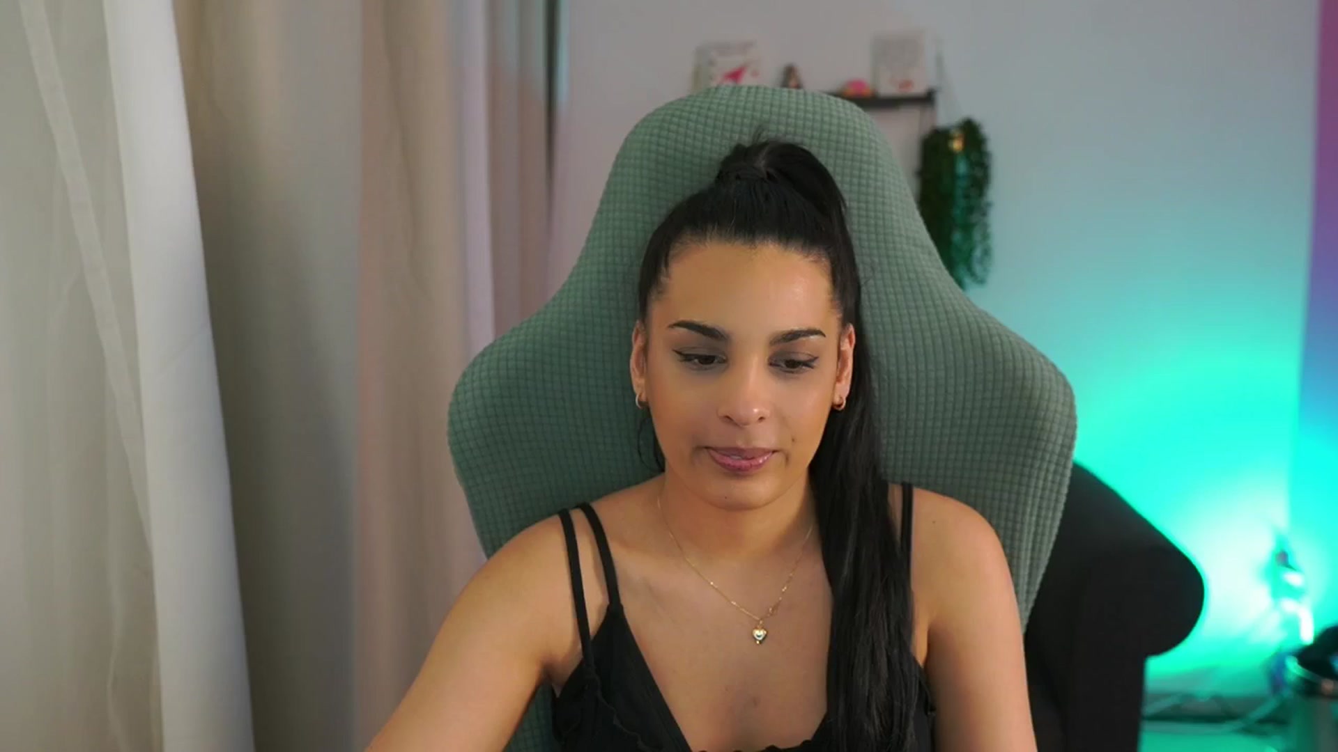 Gallery image thumbnail from Mila_denver's myfreecams stream on, 03/25/2025, 16:08 image 11 of 20