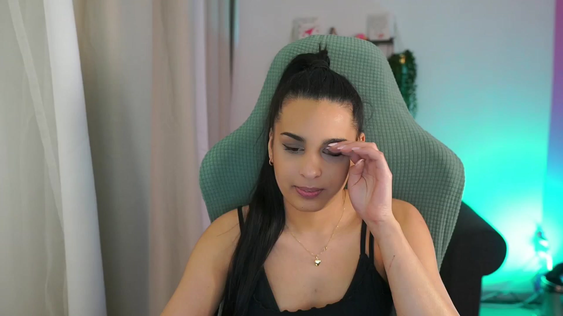 Gallery image thumbnail from Mila_denver's myfreecams stream on, 03/25/2025, 16:08 image 8 of 20