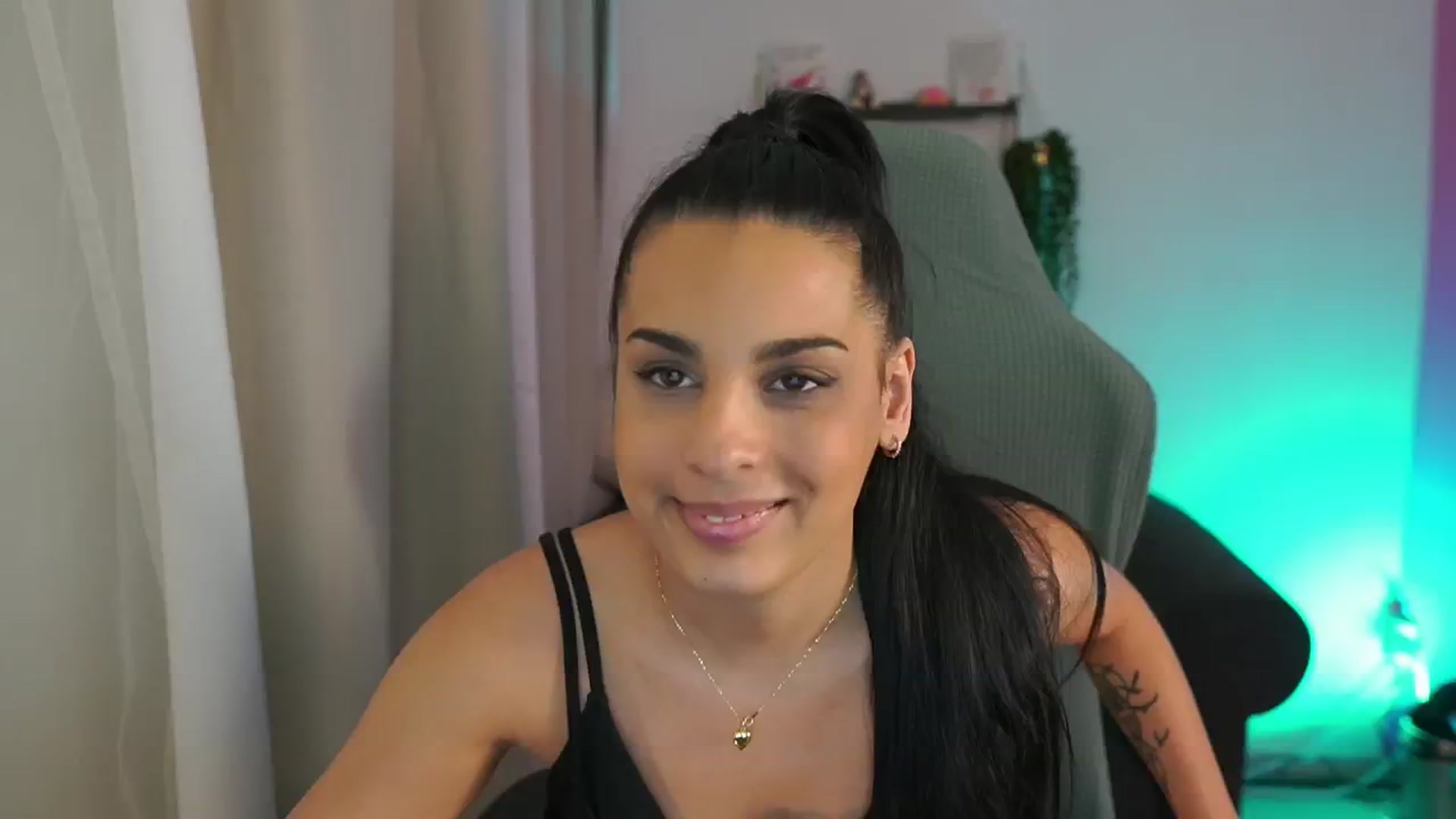 Gallery image thumbnail from Mila_denver's myfreecams stream on, 03/25/2025, 16:08 image 12 of 20