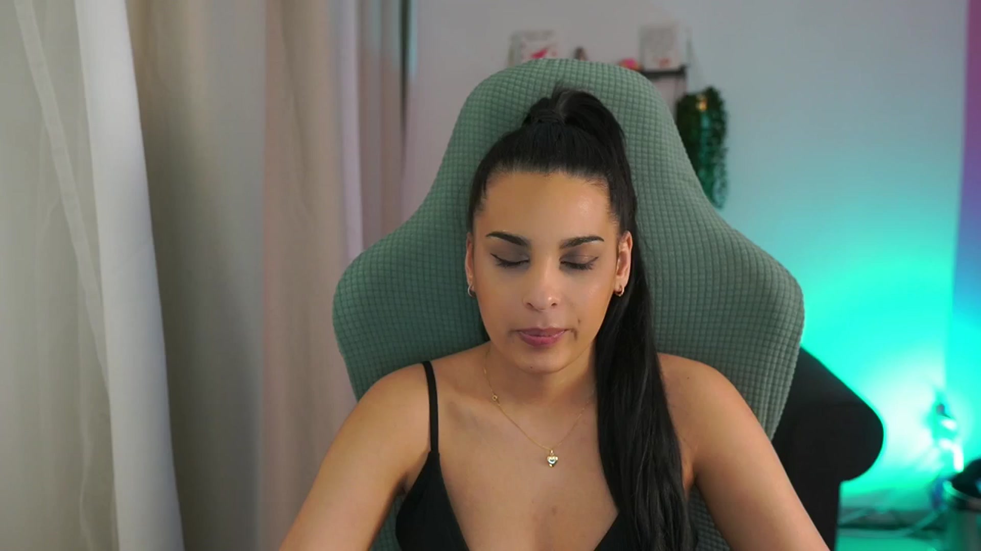 Gallery image thumbnail from Mila_denver's myfreecams stream on, 03/25/2025, 16:08 image 20 of 20