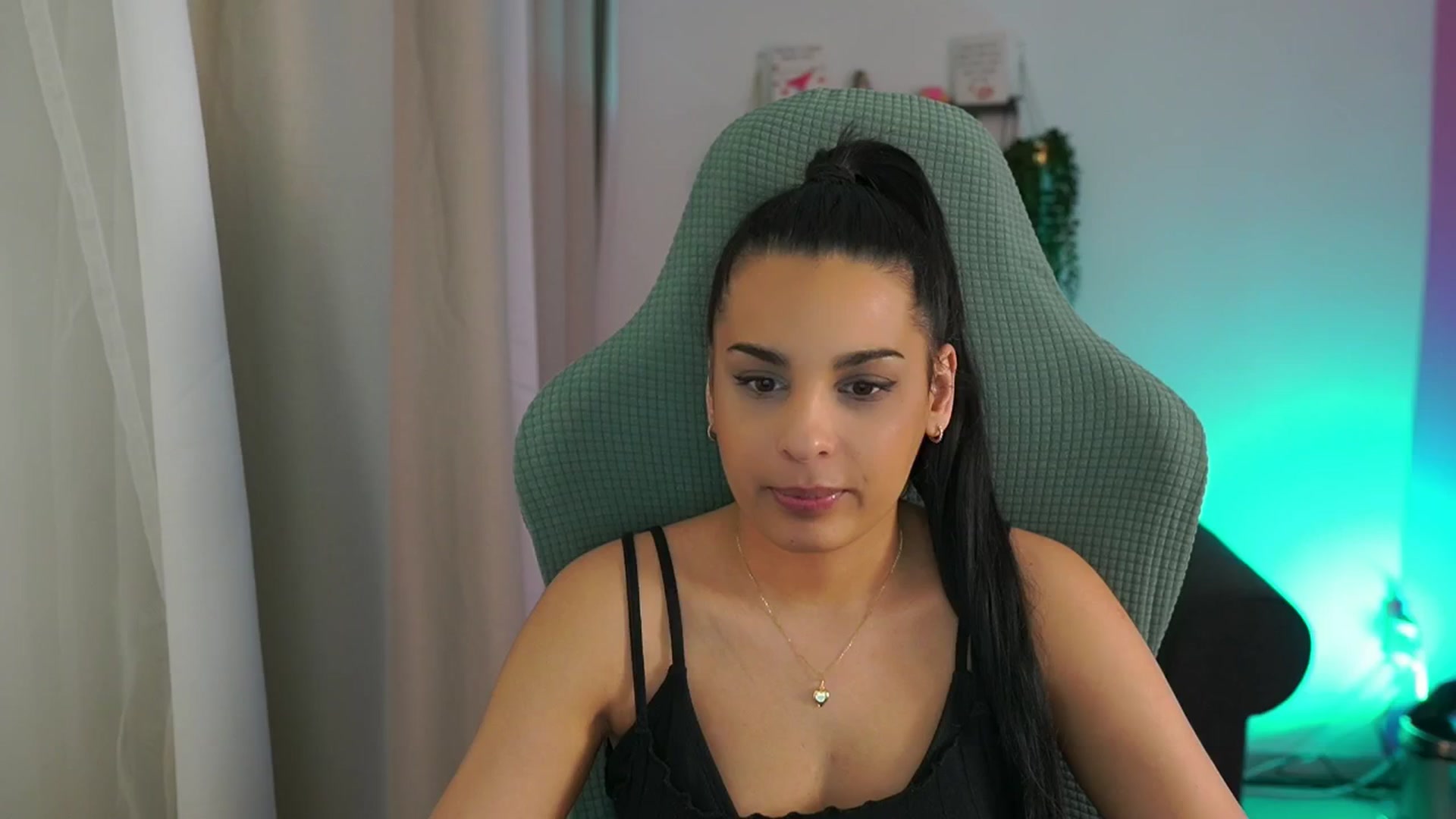Gallery image thumbnail from Mila_denver's myfreecams stream on, 03/25/2025, 16:08 image 9 of 20