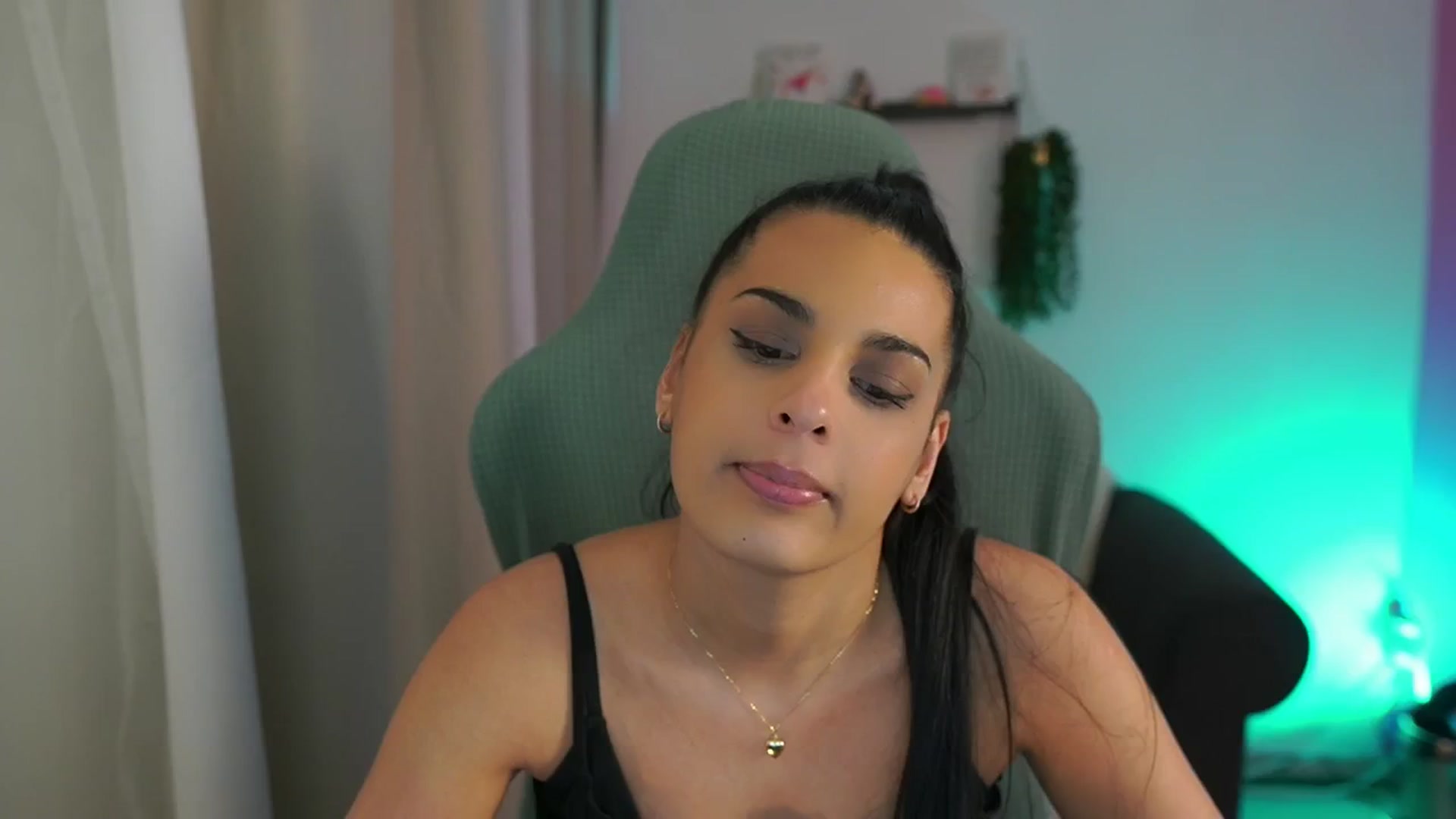 Gallery image thumbnail from Mila_denver's myfreecams stream on, 03/25/2025, 19:10 image 2 of 20