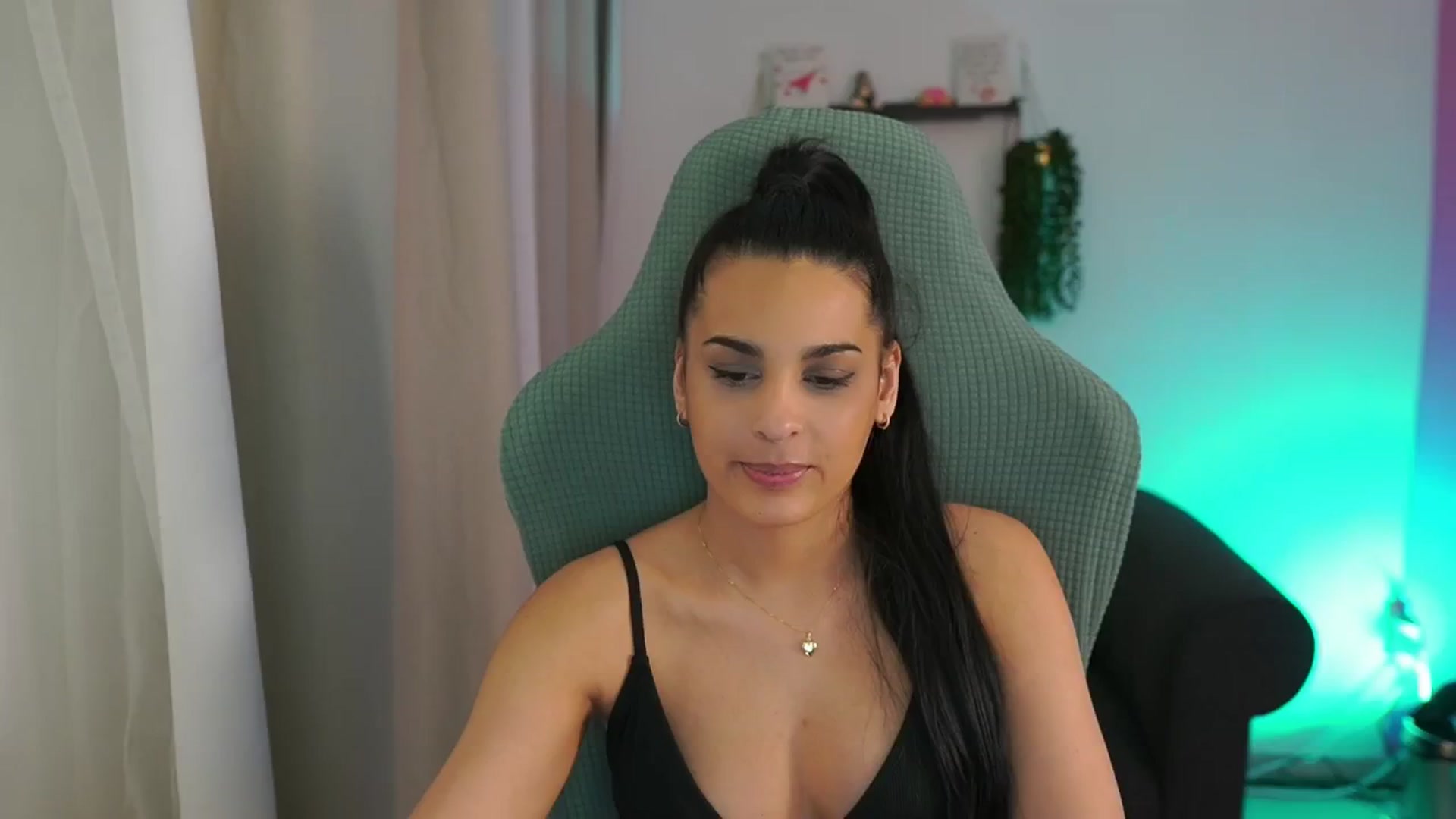 Gallery image thumbnail from Mila_denver's myfreecams stream on, 03/25/2025, 19:10 image 8 of 20
