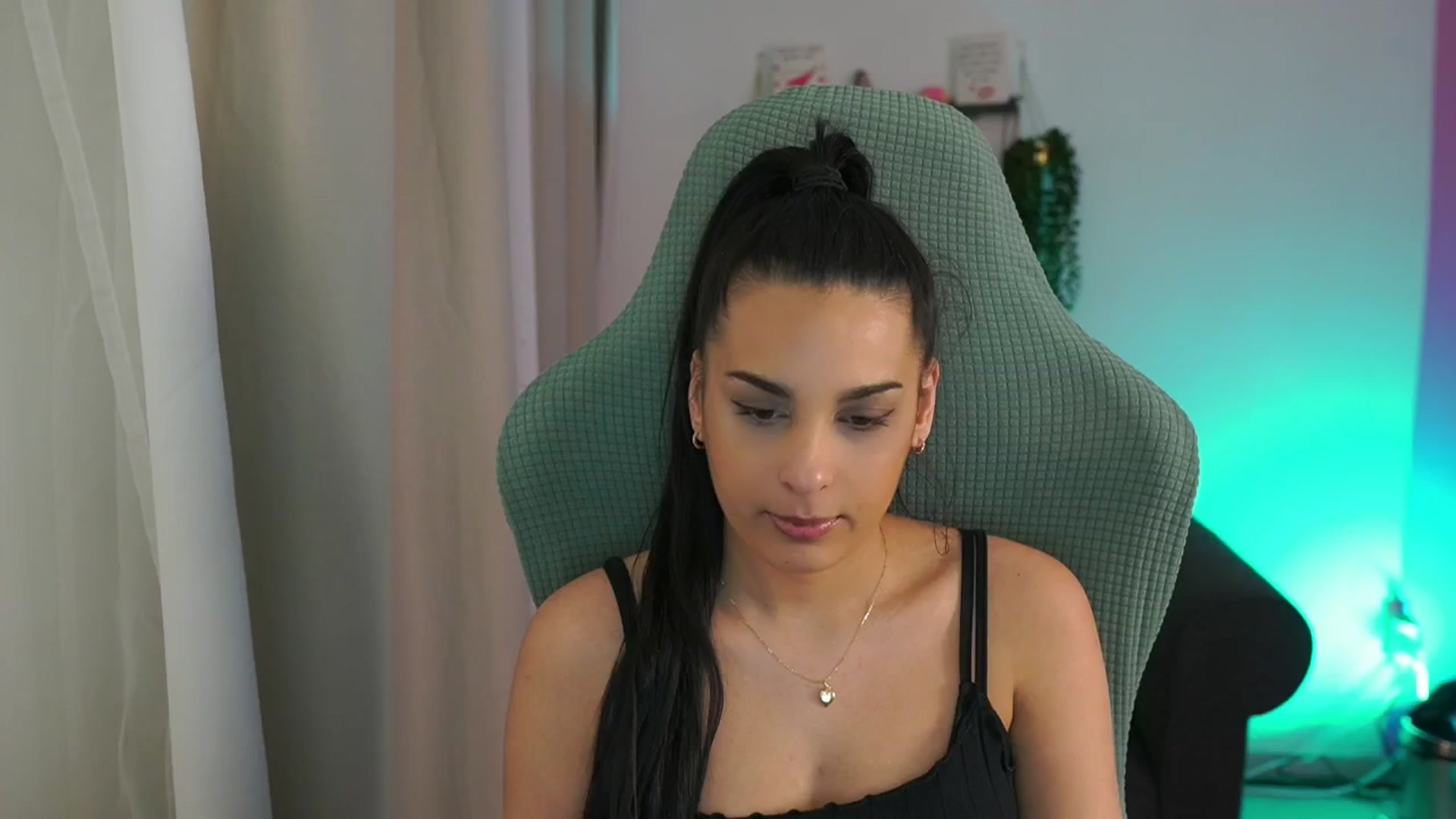 Gallery image thumbnail from Mila_denver's myfreecams stream on, 03/25/2025, 19:10 image 1 of 20