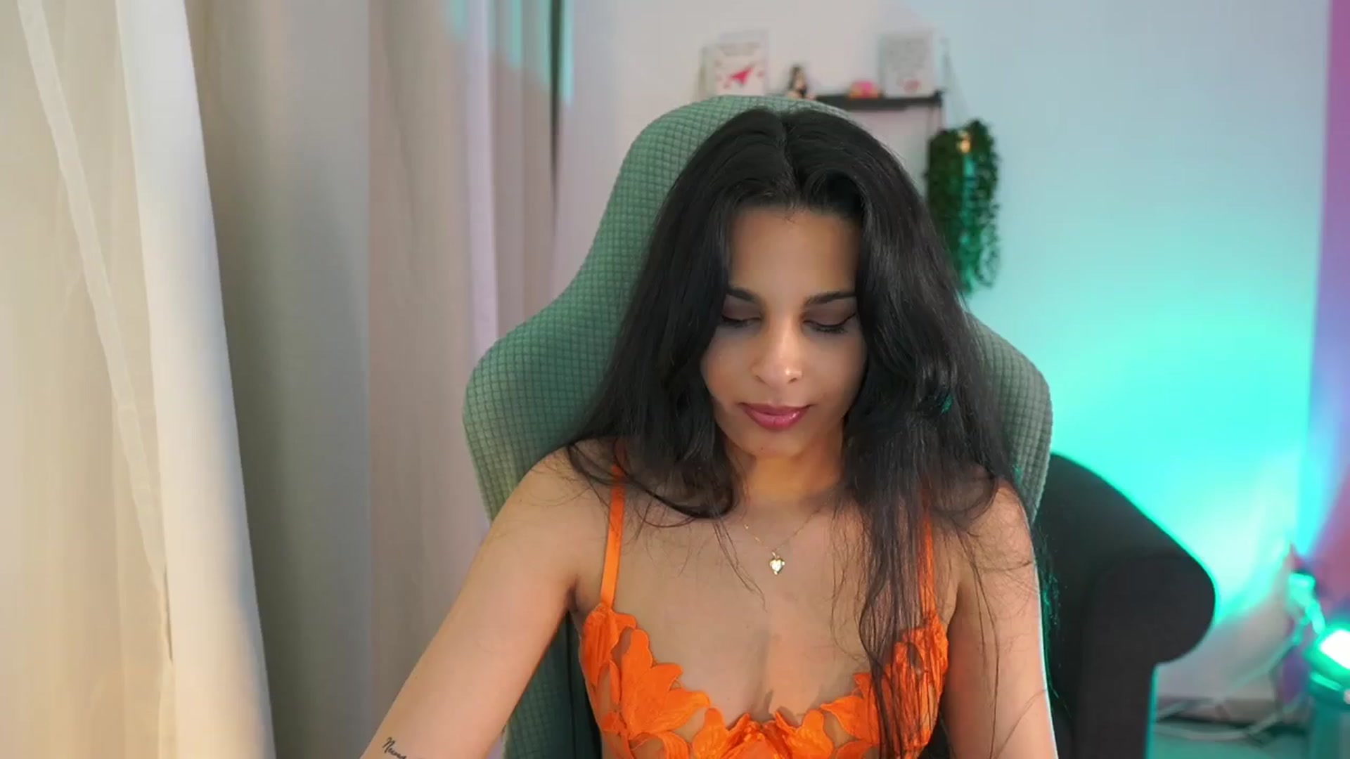 Gallery image thumbnail from Mila_denver's myfreecams stream on, 03/28/2025, 16:47 image 12 of 20