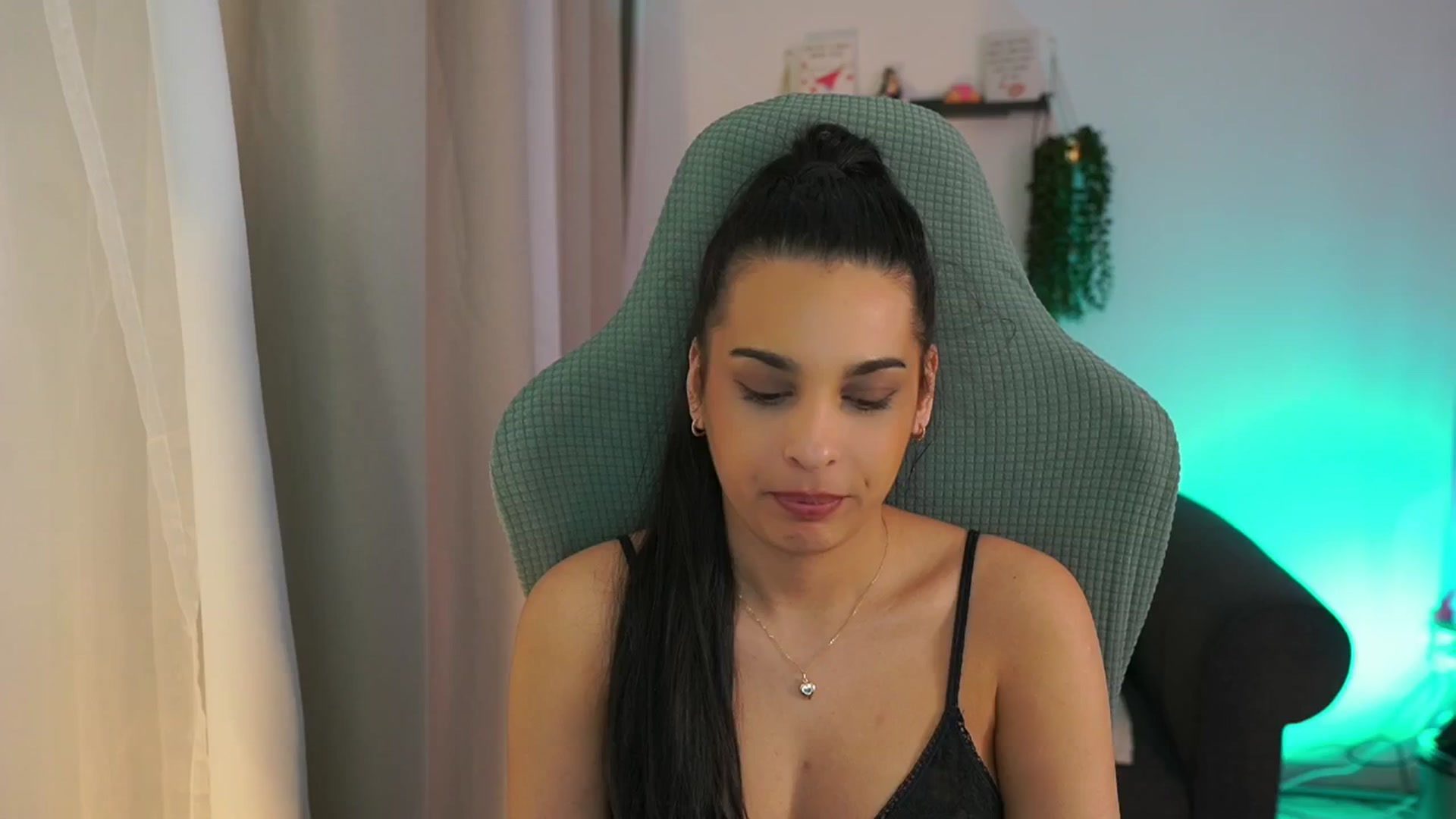 Gallery image thumbnail from Mila_denver's myfreecams stream on, 04/01/2025, 13:05 image 18 of 20