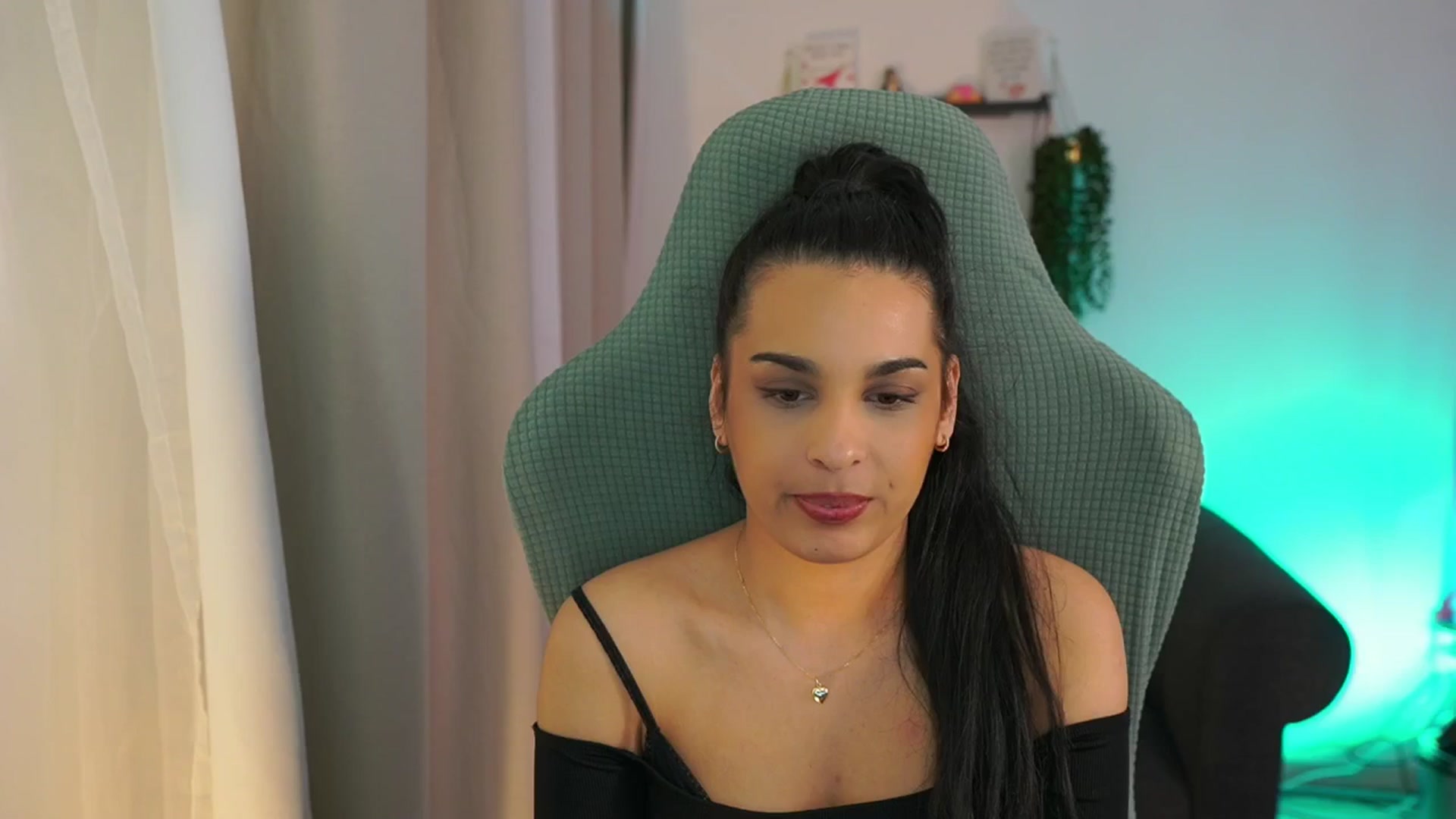 Gallery image thumbnail from Mila_denver's myfreecams stream on, 04/01/2025, 13:05 image 10 of 20