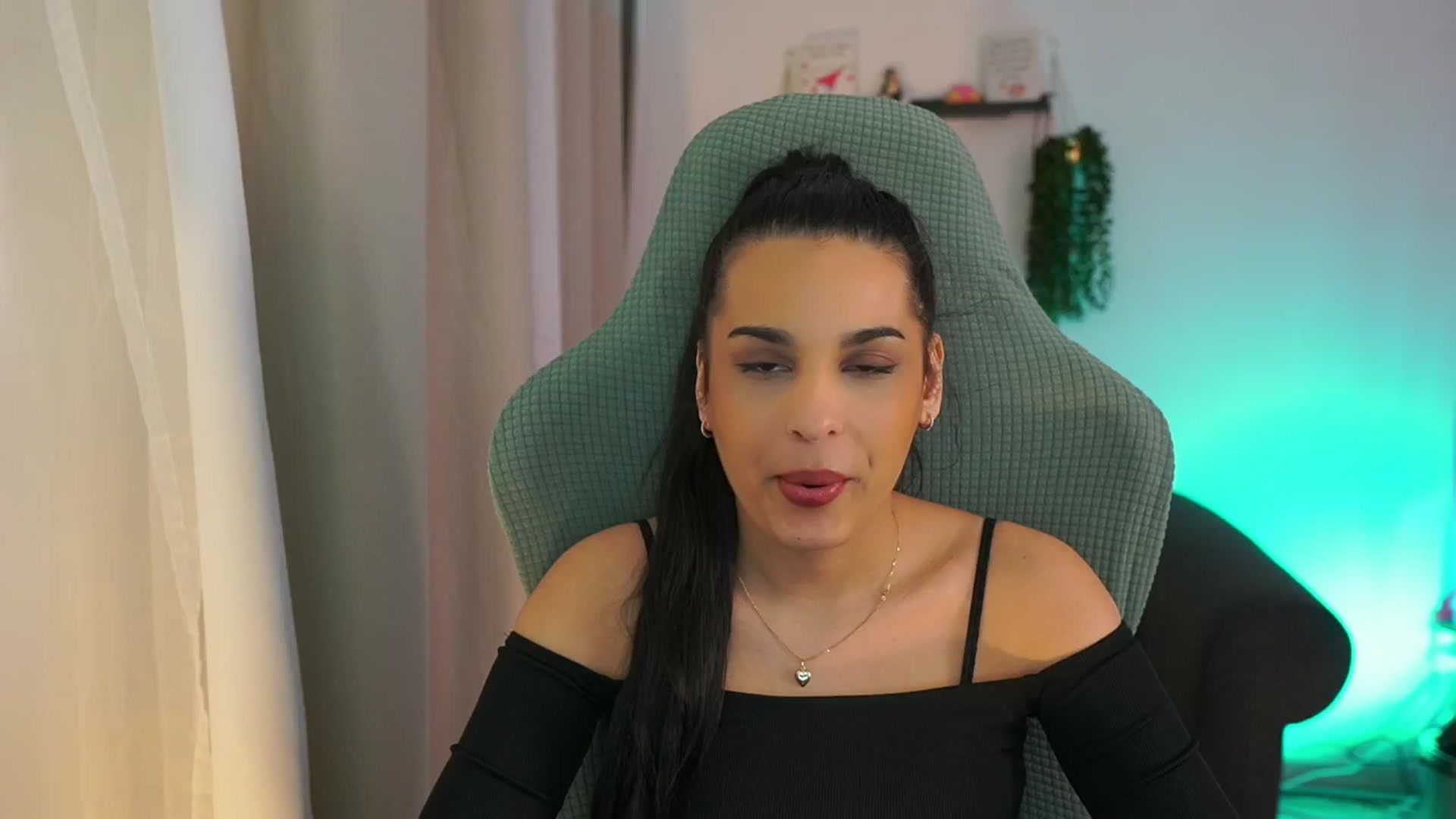 Gallery image thumbnail from Mila_denver's myfreecams stream on, 04/01/2025, 13:05 image 2 of 20
