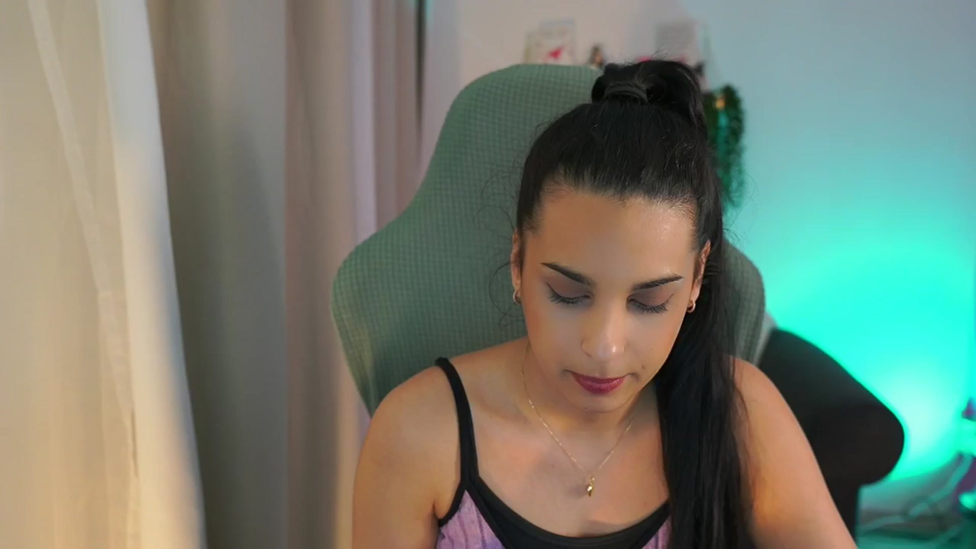 Gallery image thumbnail from Mila_denver's myfreecams stream on, 04/02/2025, 13:03 image 15 of 20