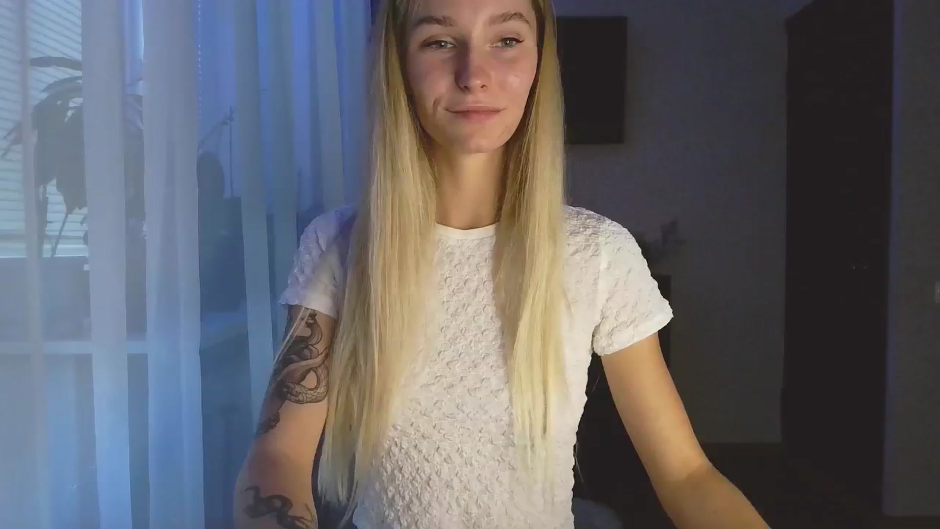 Gallery image thumbnail from Milaa's myfreecams stream on, 08/16/2024, 16:04 image 11 of 20