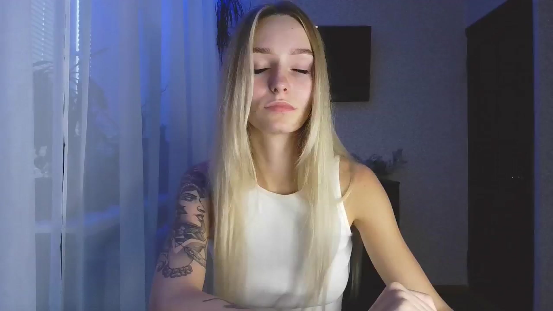 Gallery image thumbnail from Milaa's myfreecams stream on, 08/22/2024, 17:00 image 10 of 20