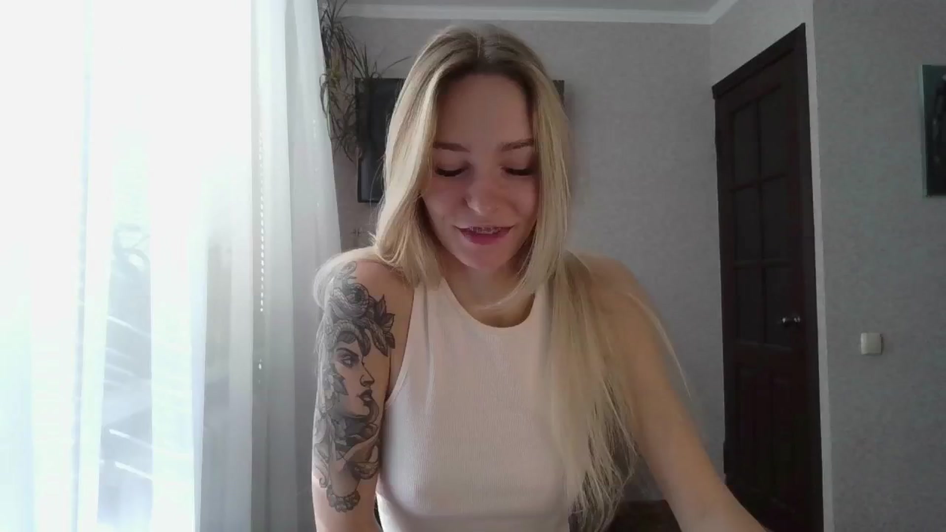 Gallery image thumbnail from Milaa's myfreecams stream on, 09/16/2024, 07:16 image 11 of 20