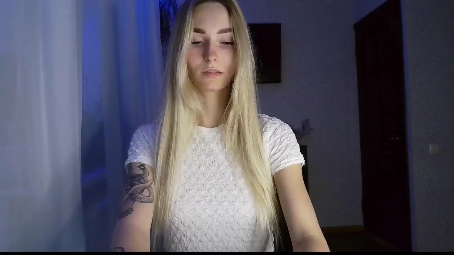 Gallery image thumbnail from Milaa's myfreecams stream on, 09/20/2024, 16:06 image 17 of 20