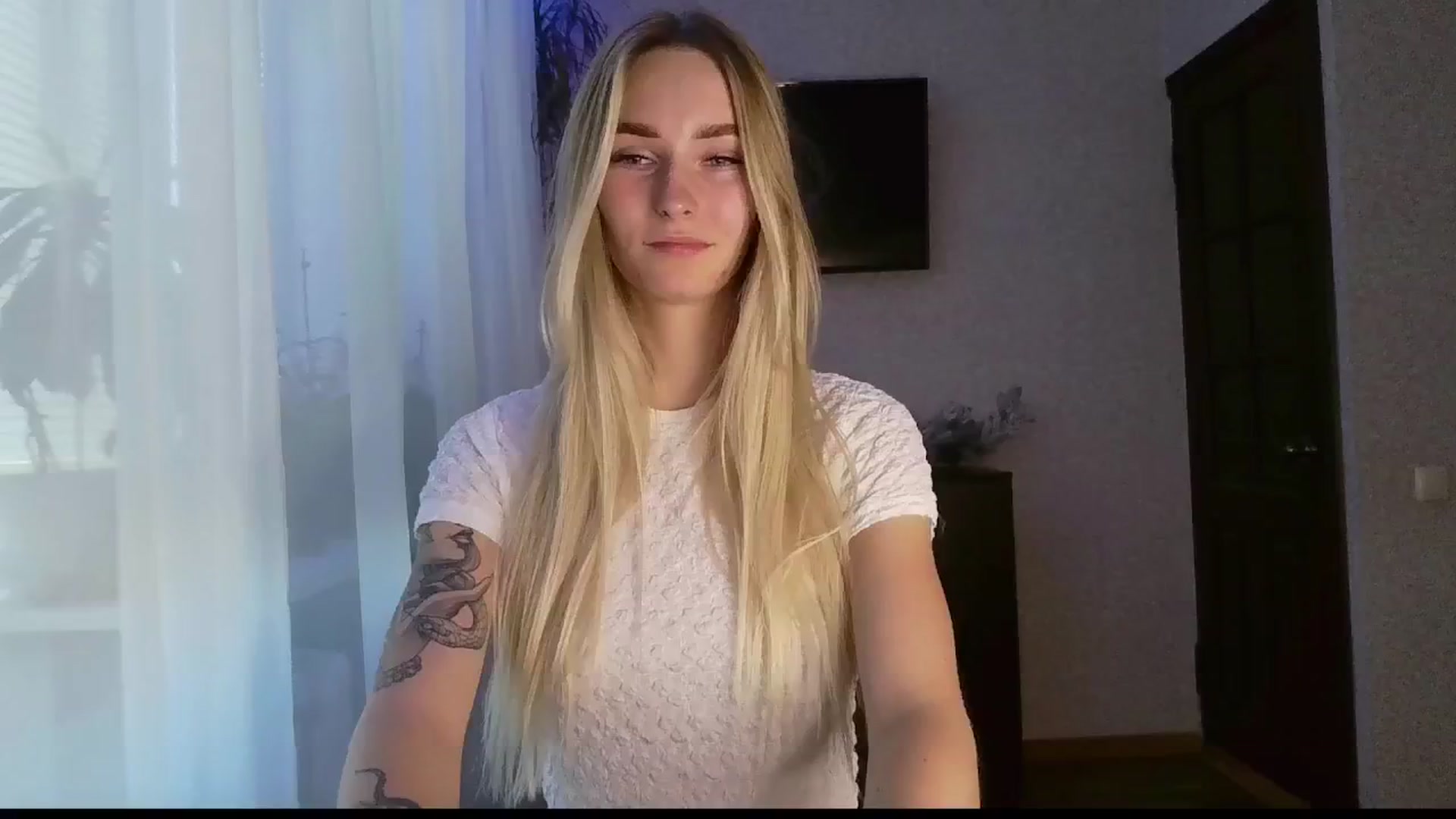 Gallery image thumbnail from Milaa's myfreecams stream on, 09/21/2024, 15:03 image 8 of 20