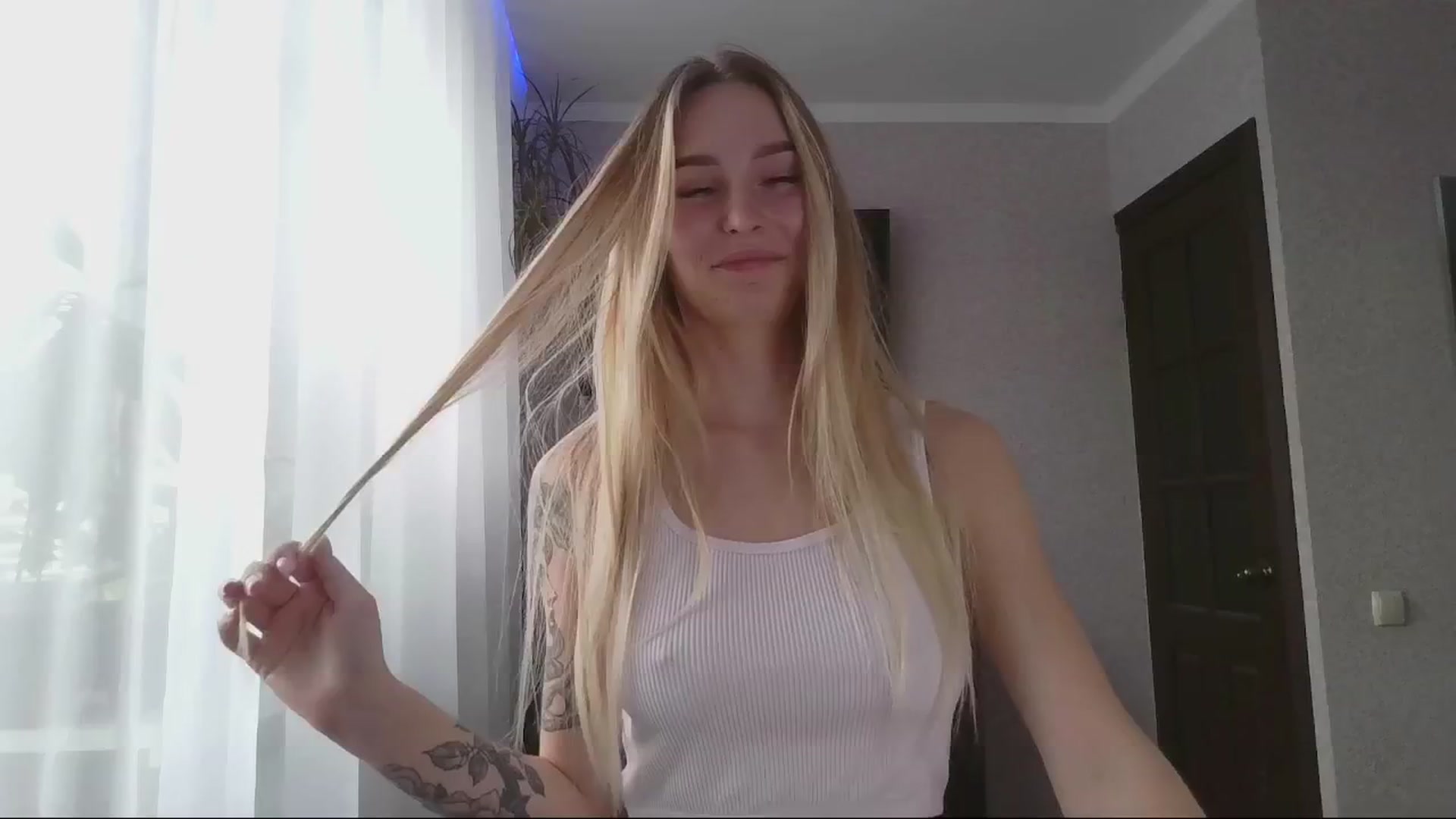 Gallery image thumbnail from Milaa's myfreecams stream on, 10/18/2024, 06:53 image 18 of 20