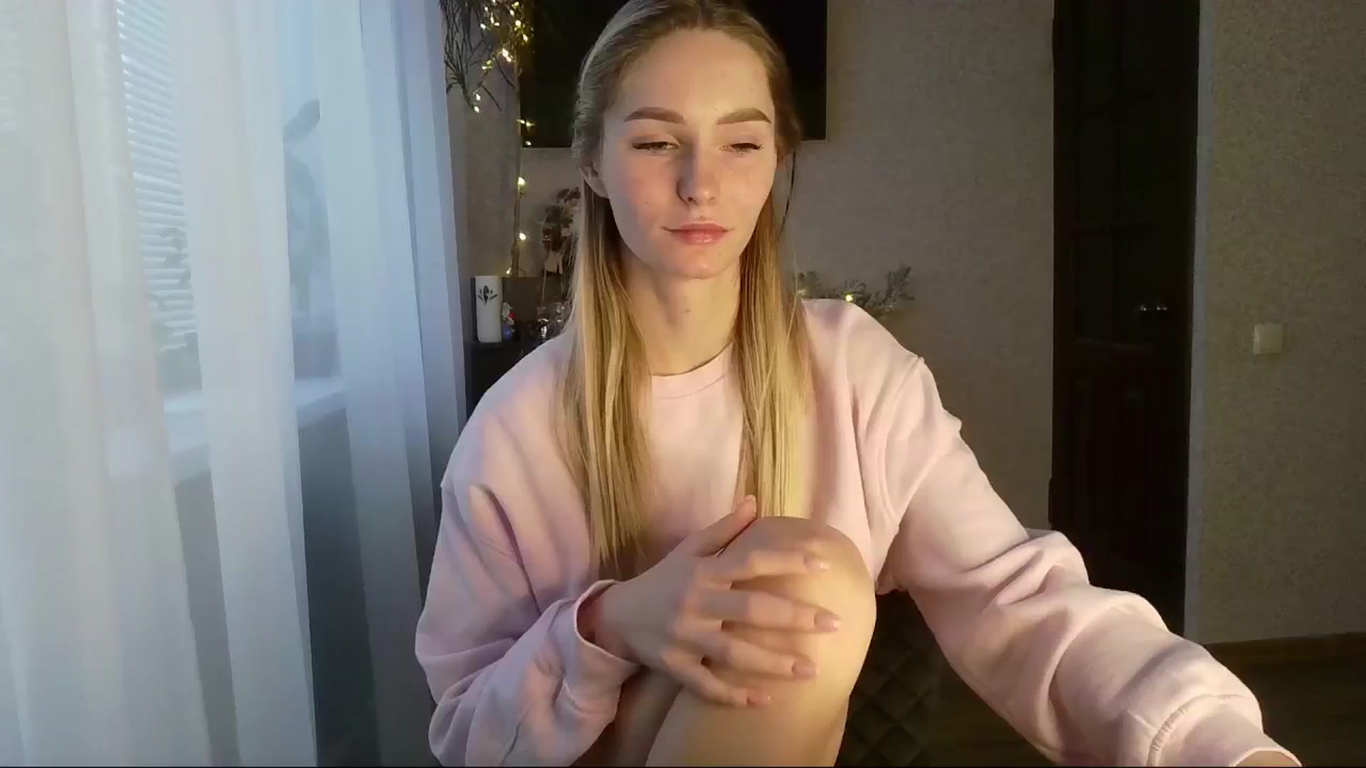 Gallery image thumbnail from Milaa's myfreecams stream on, 12/21/2024, 07:54 image 12 of 20