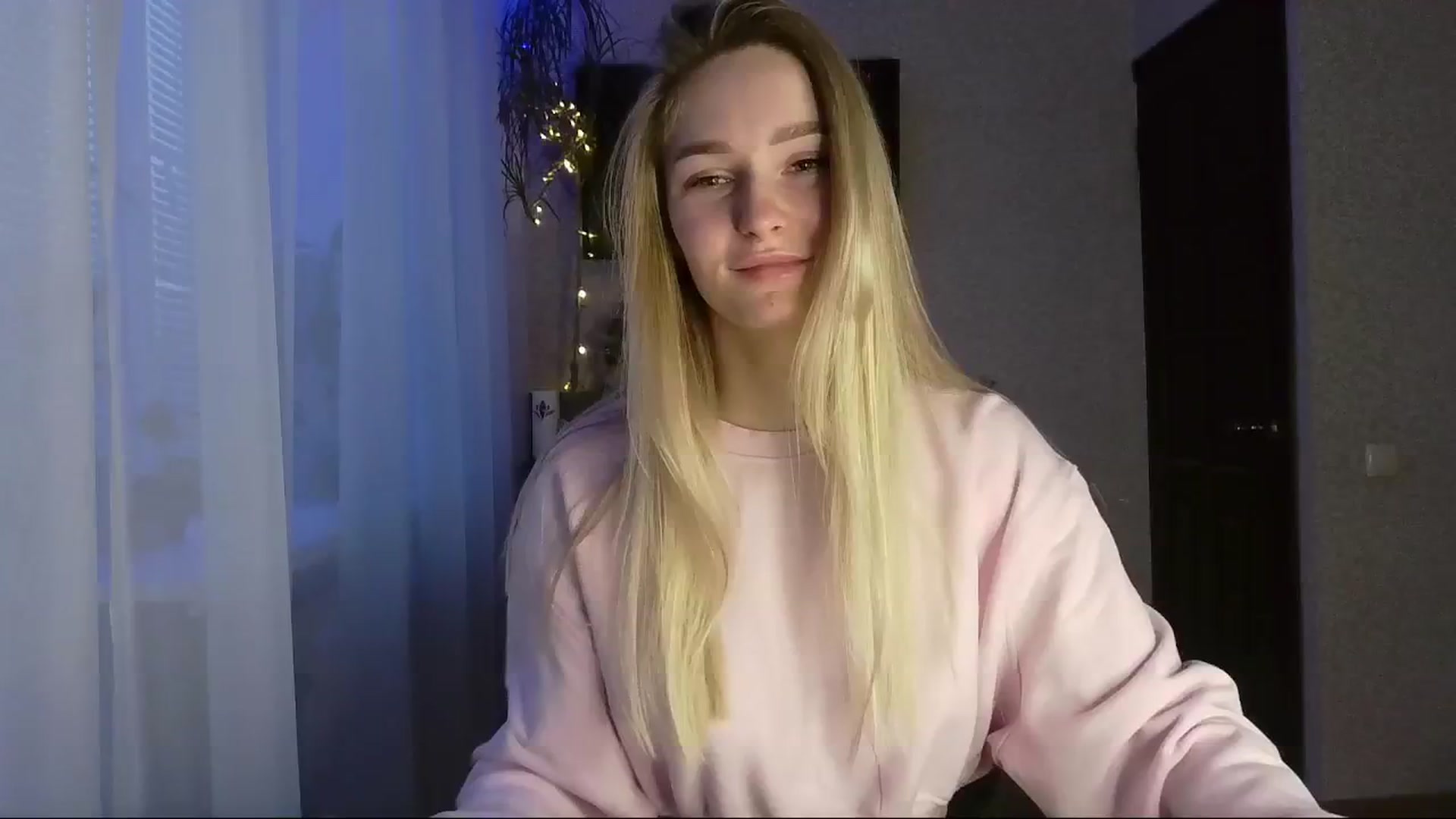 Gallery image thumbnail from Milaa's myfreecams stream on, 12/24/2024, 14:03 image 3 of 20