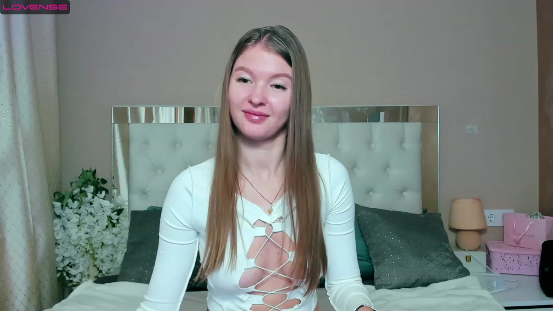 Gallery image thumbnail from MilaaHoot's myfreecams stream on, 03/01/2023, 12:16 image 2 of 20