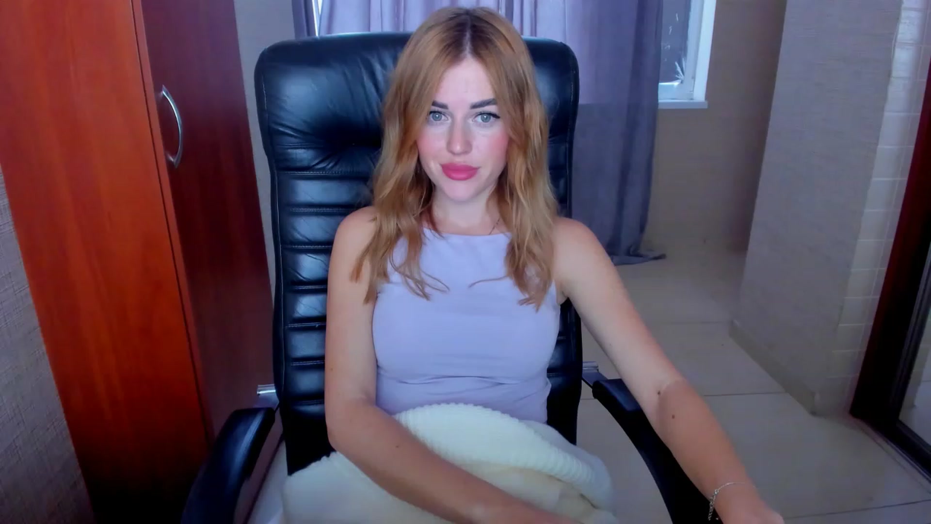 Gallery image thumbnail from Milalils's myfreecams stream on, 11/16/2022, 08:33 image 19 of 20