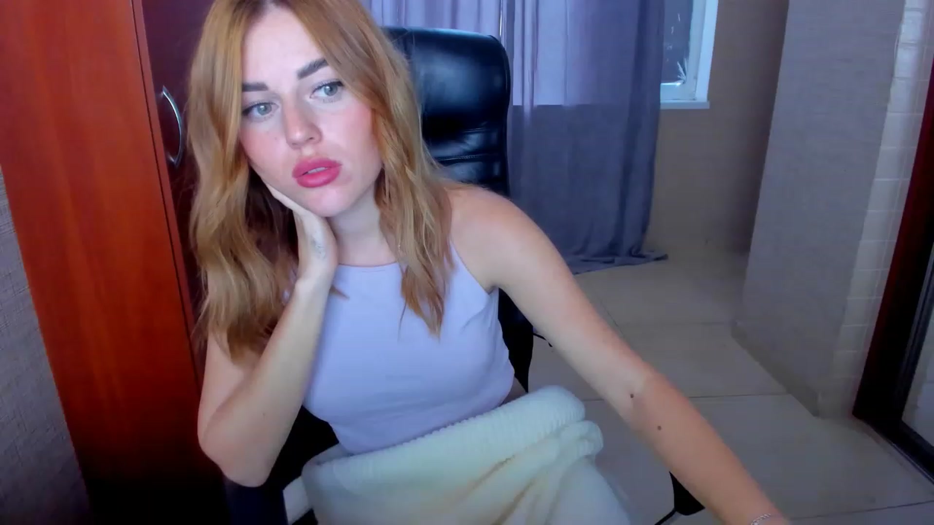 Gallery image thumbnail from Milalils's myfreecams stream on, 11/16/2022, 08:33 image 12 of 20
