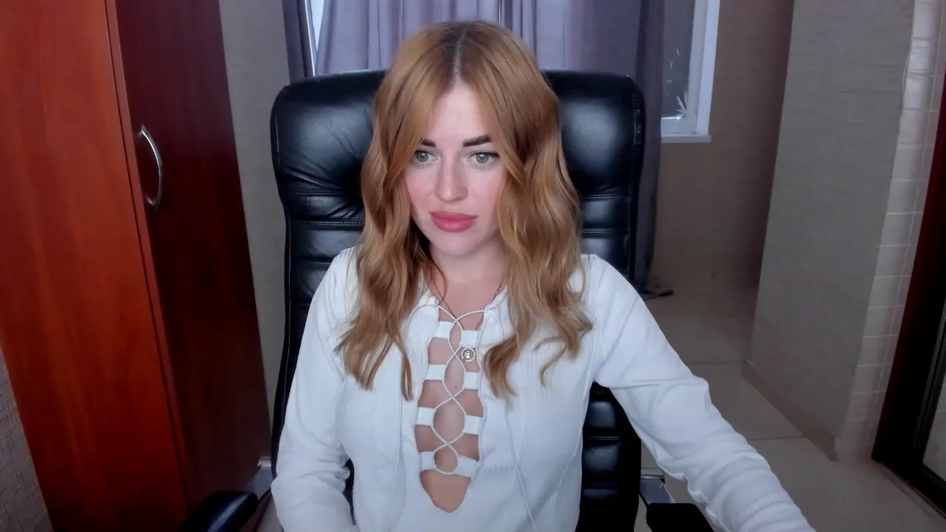Gallery image thumbnail from Milalils's myfreecams stream on, 11/18/2022, 08:22 image 7 of 20