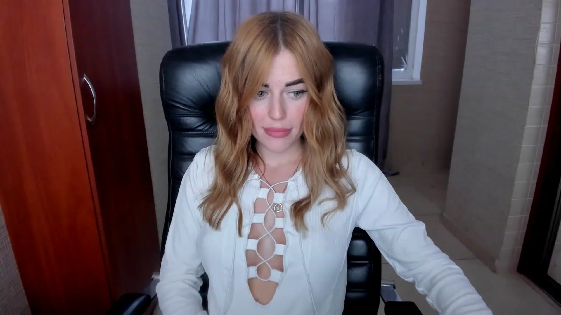 Gallery image thumbnail from Milalils's myfreecams stream on, 11/18/2022, 08:22 image 6 of 20