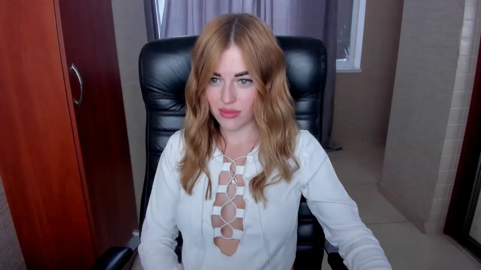 Gallery image thumbnail from Milalils's myfreecams stream on, 11/18/2022, 08:22 image 16 of 20