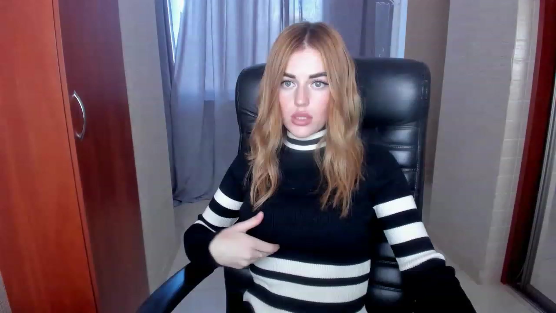 Gallery image thumbnail from Milalils's myfreecams stream on, 11/19/2022, 08:58 image 8 of 20