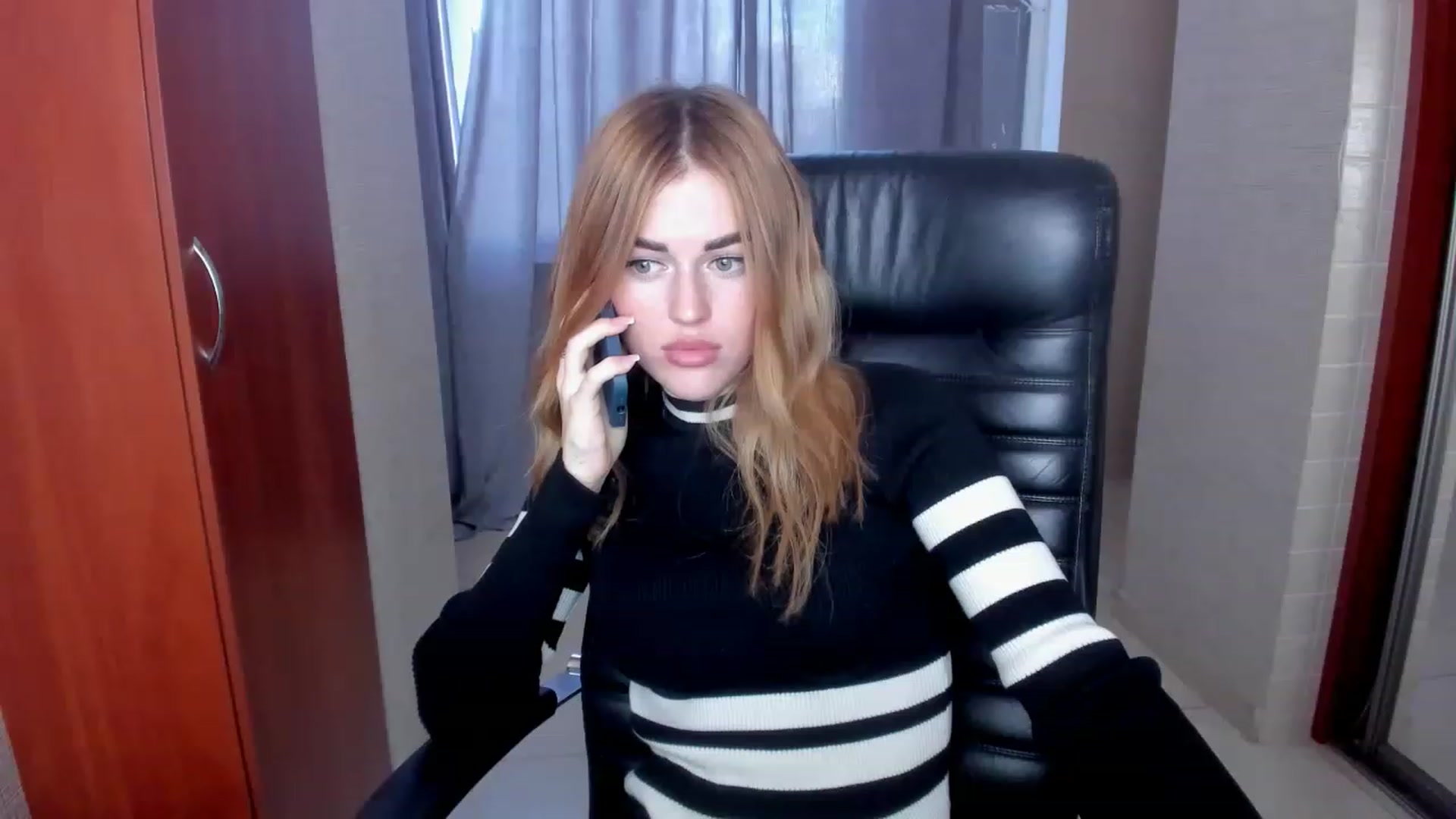 Gallery image thumbnail from Milalils's myfreecams stream on, 11/19/2022, 08:58 image 15 of 20