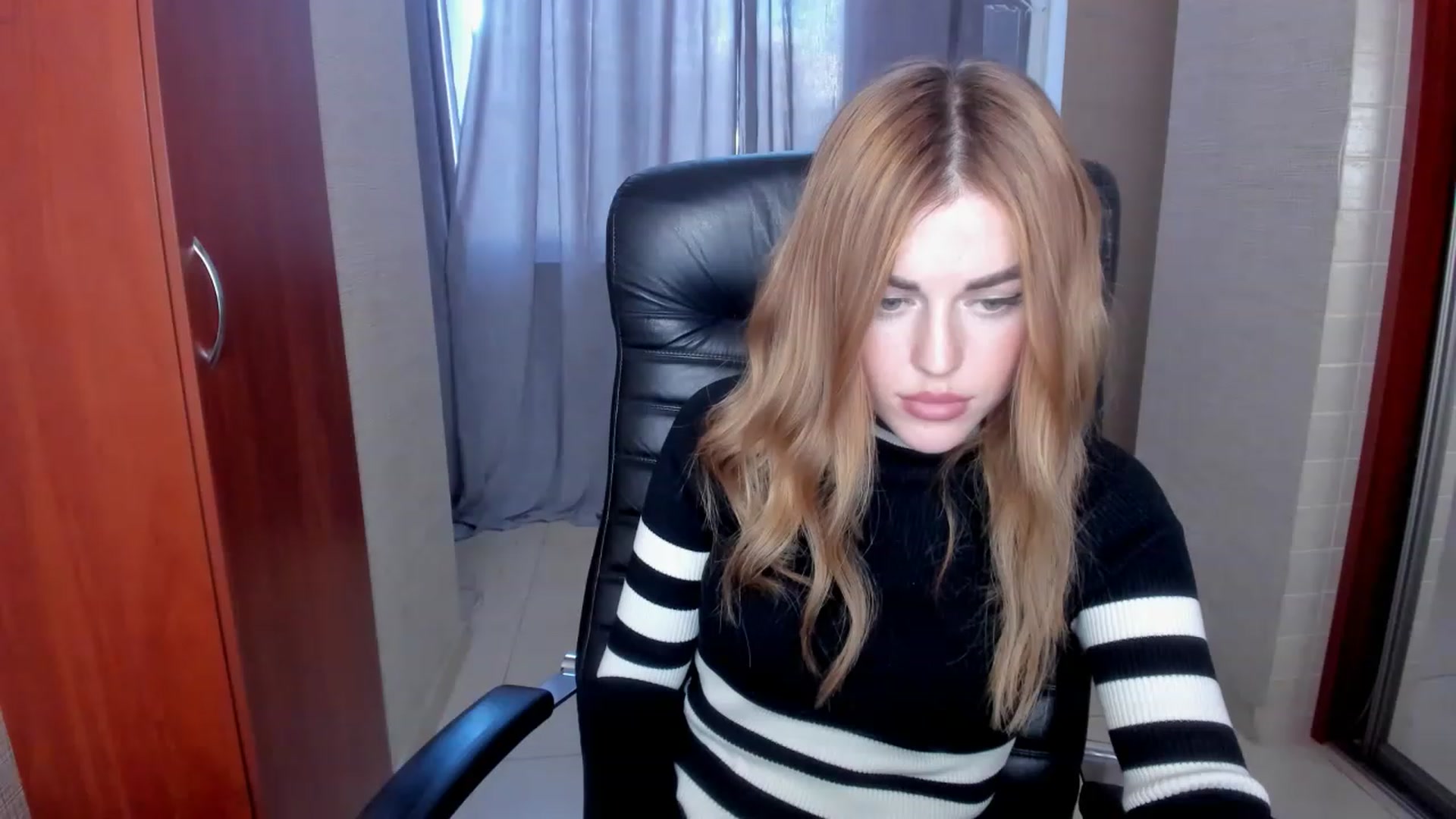 Gallery image thumbnail from Milalils's myfreecams stream on, 11/19/2022, 08:58 image 9 of 20