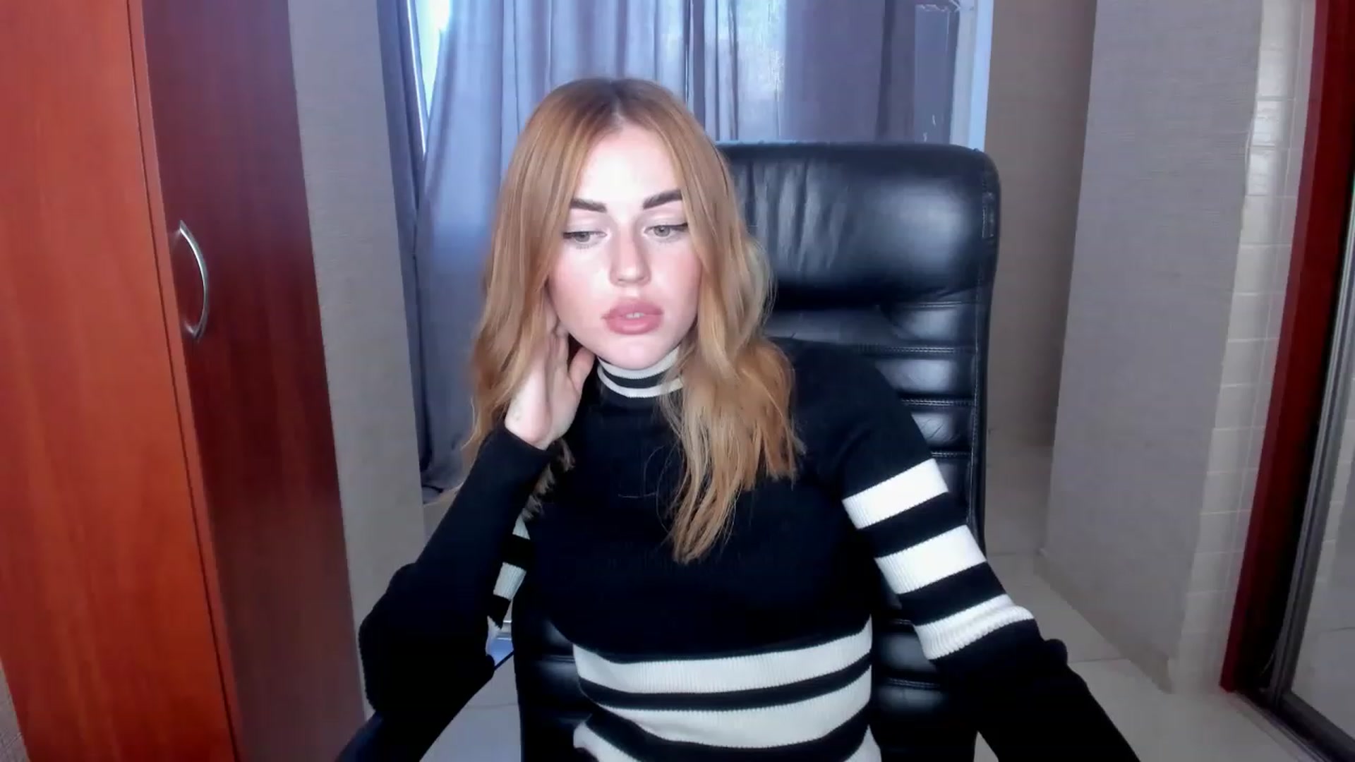 Gallery image thumbnail from Milalils's myfreecams stream on, 11/19/2022, 08:58 image 12 of 20