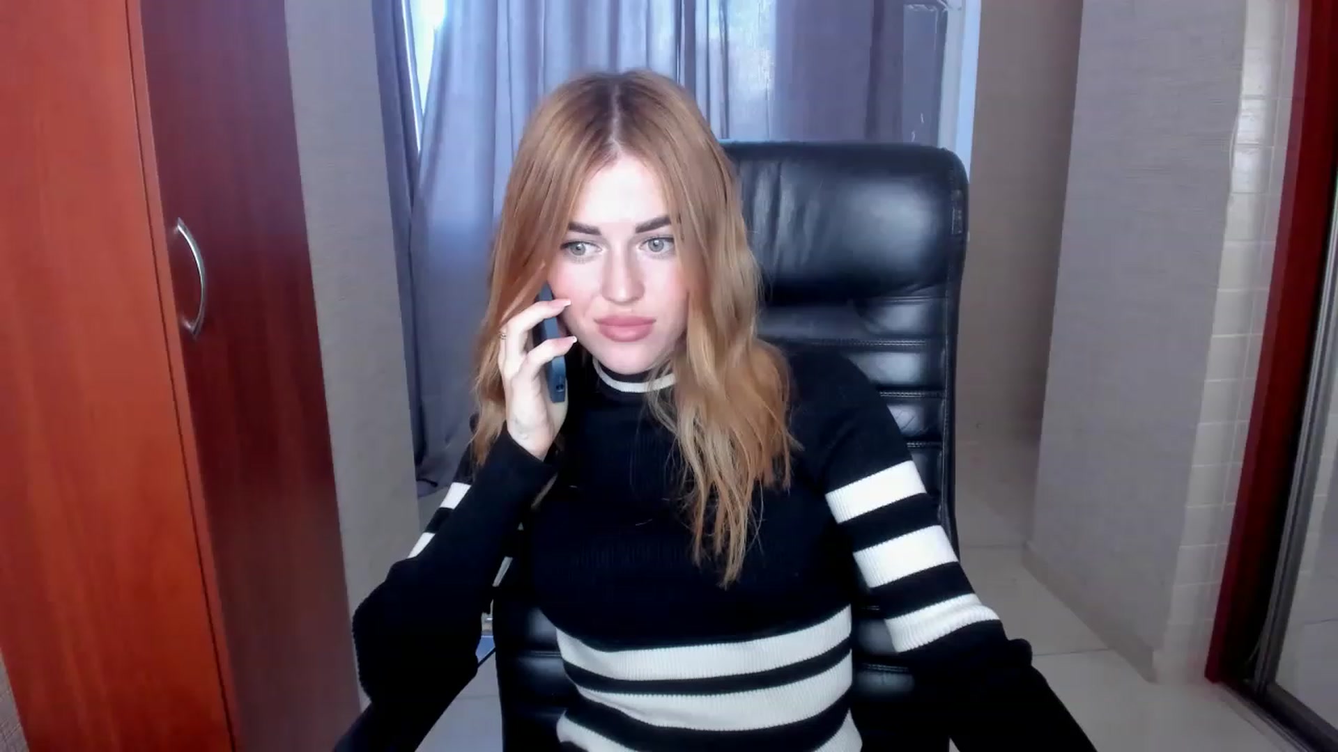 Gallery image thumbnail from Milalils's myfreecams stream on, 11/19/2022, 08:58 image 14 of 20