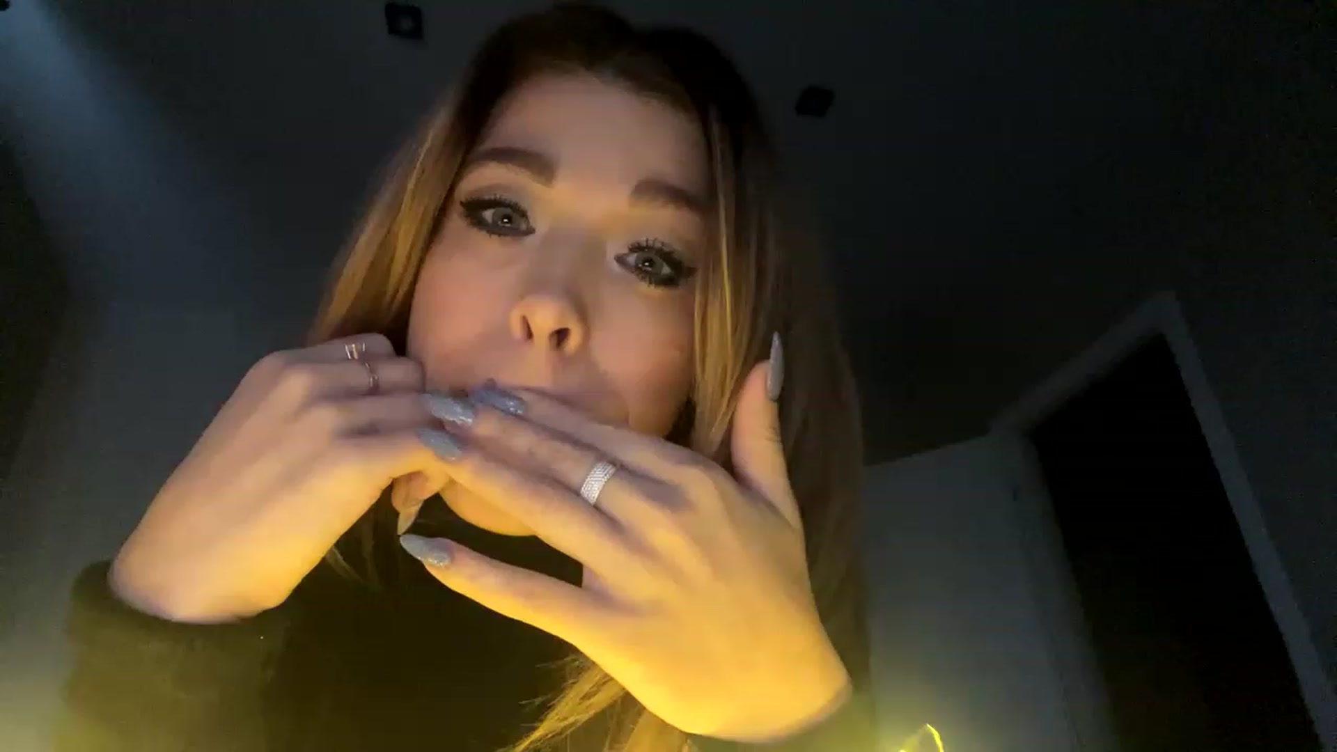 Gallery image thumbnail from MilanaGreen's myfreecams stream on, 11/26/2022, 13:10 image 17 of 20