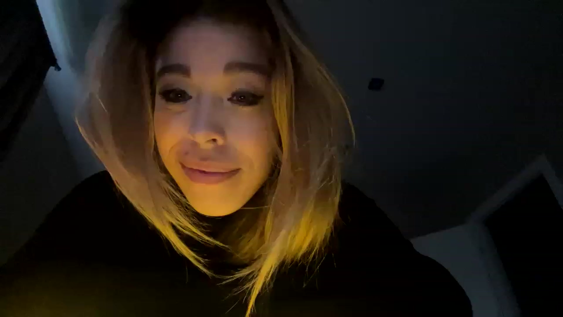 Gallery image thumbnail from MilanaGreen's myfreecams stream on, 11/26/2022, 13:10 image 10 of 20