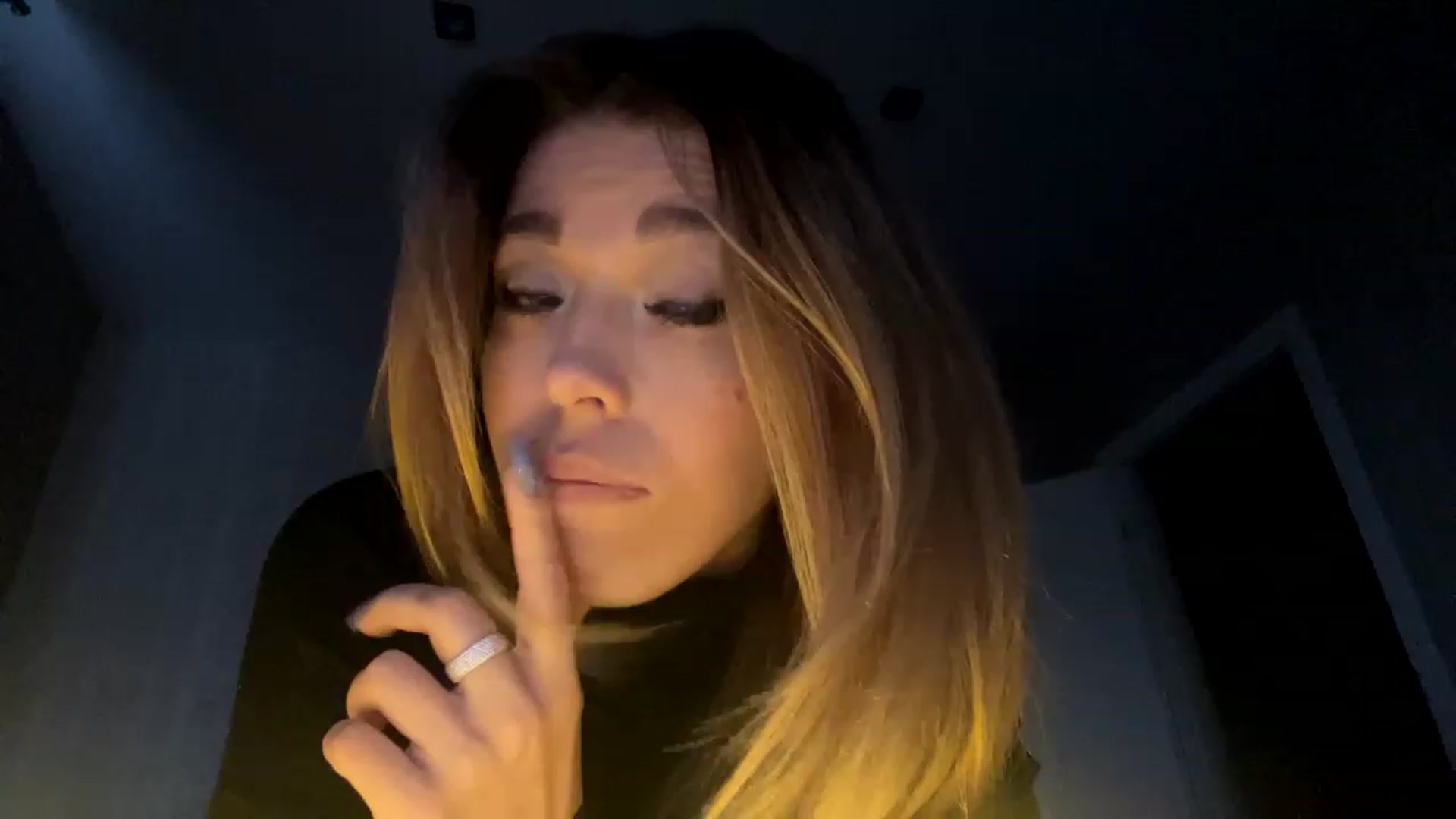 Gallery image thumbnail from MilanaGreen's myfreecams stream on, 11/26/2022, 13:10 image 16 of 20