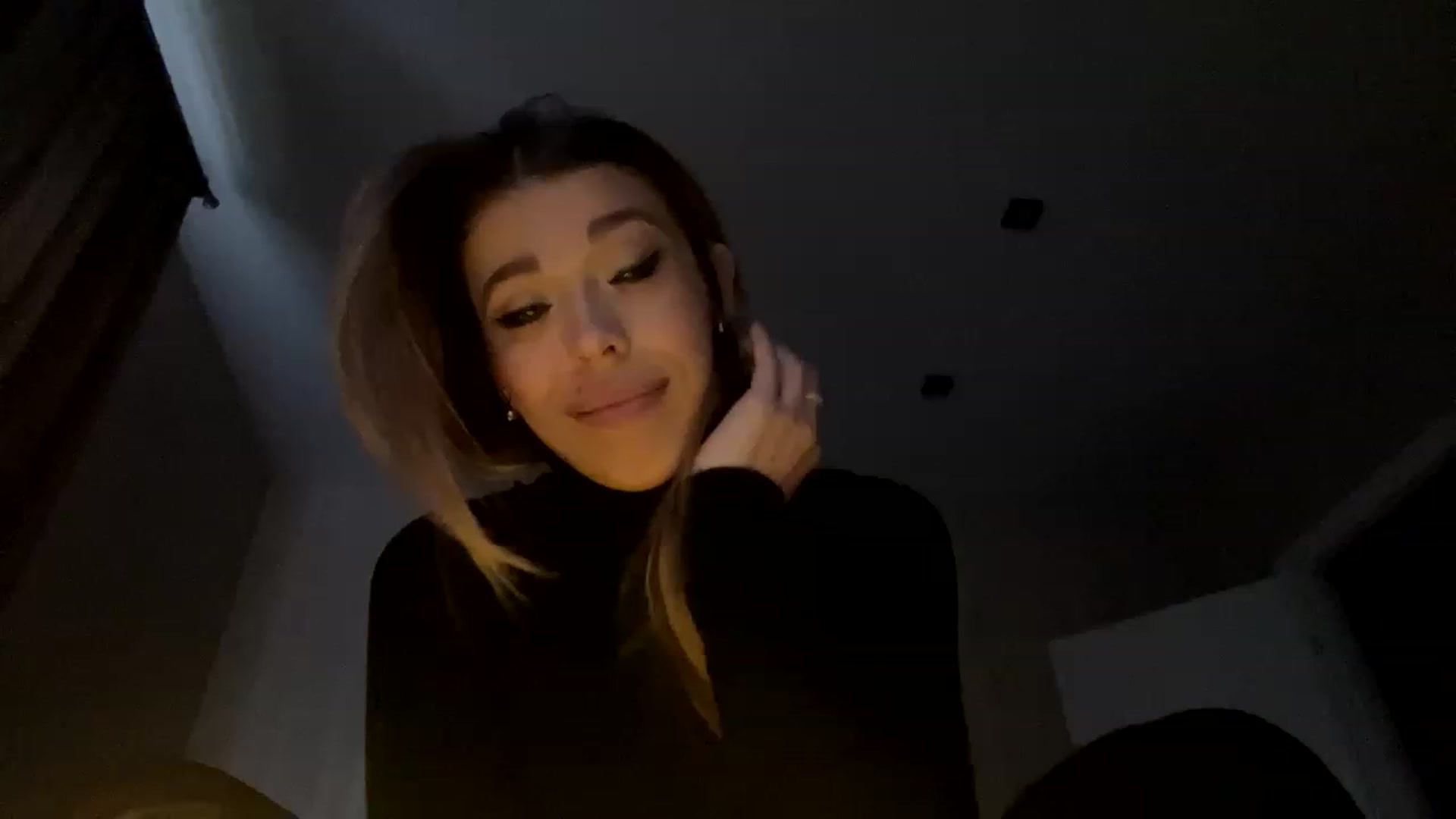 Gallery image thumbnail from MilanaGreen's myfreecams stream on, 11/26/2022, 13:10 image 7 of 20