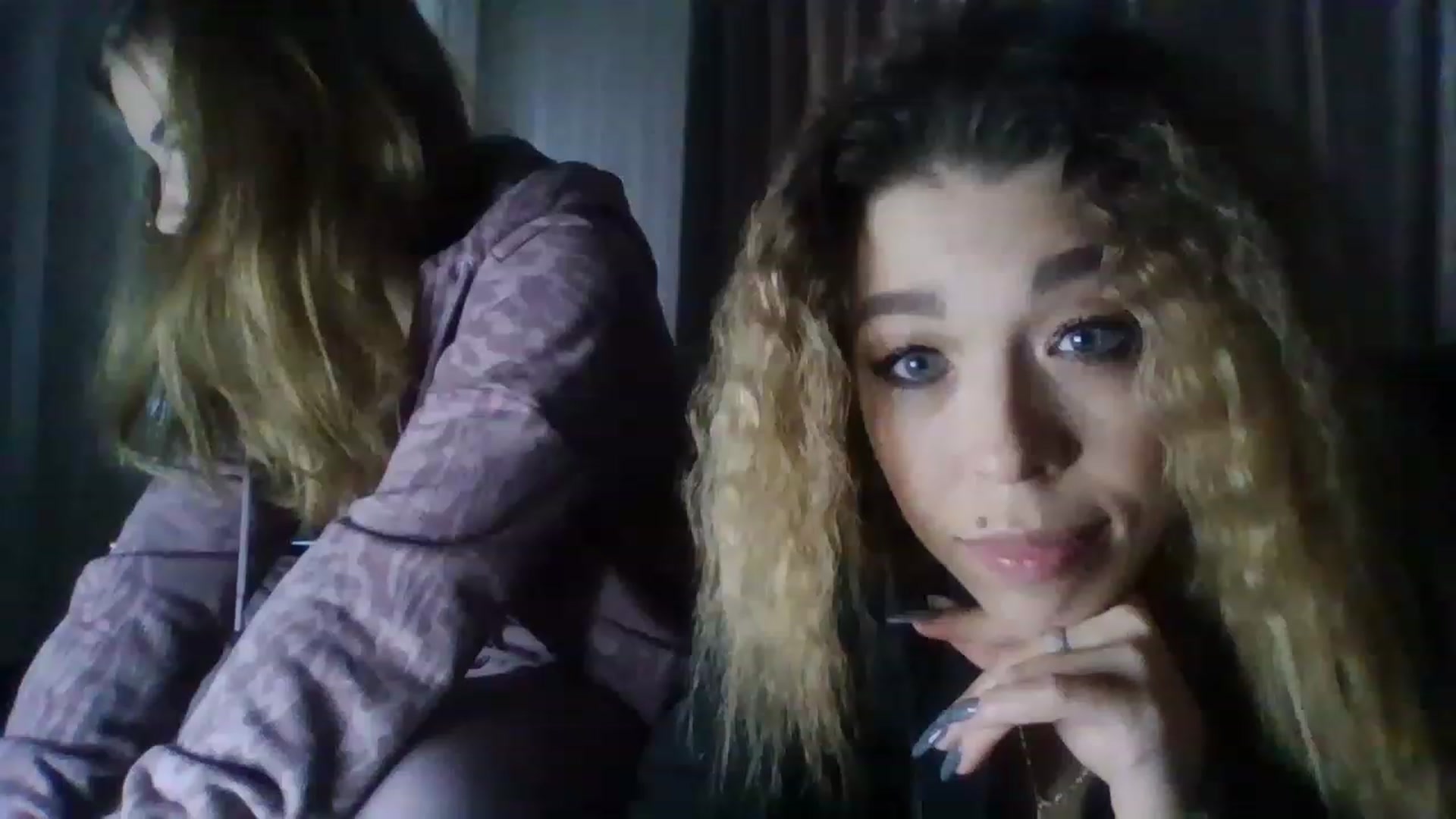 Gallery image thumbnail from MilanaGreen's myfreecams stream on, 11/27/2022, 11:20 image 4 of 20