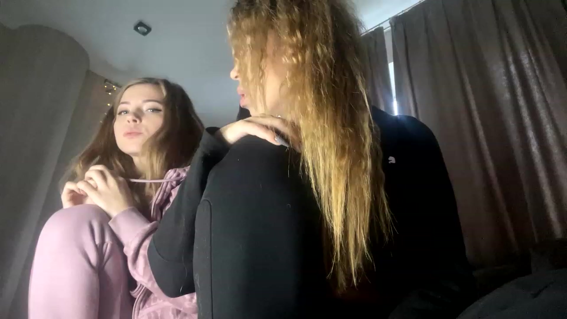 Gallery image thumbnail from MilanaGreen's myfreecams stream on, 11/27/2022, 12:31 image 2 of 20