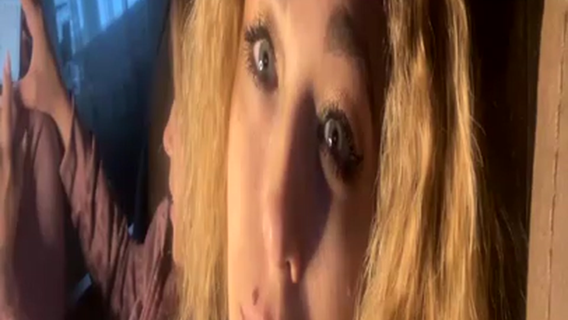 Gallery image thumbnail from MilanaGreen's myfreecams stream on, 11/27/2022, 13:31 image 14 of 20