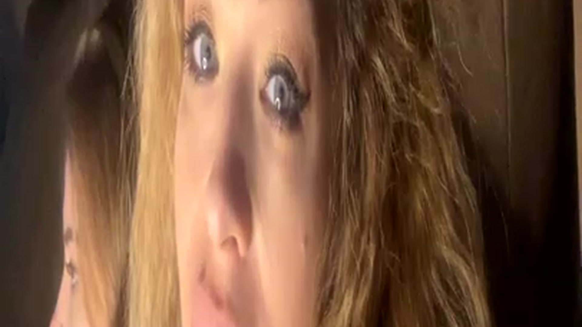 Gallery image thumbnail from MilanaGreen's myfreecams stream on, 11/27/2022, 13:31 image 18 of 20