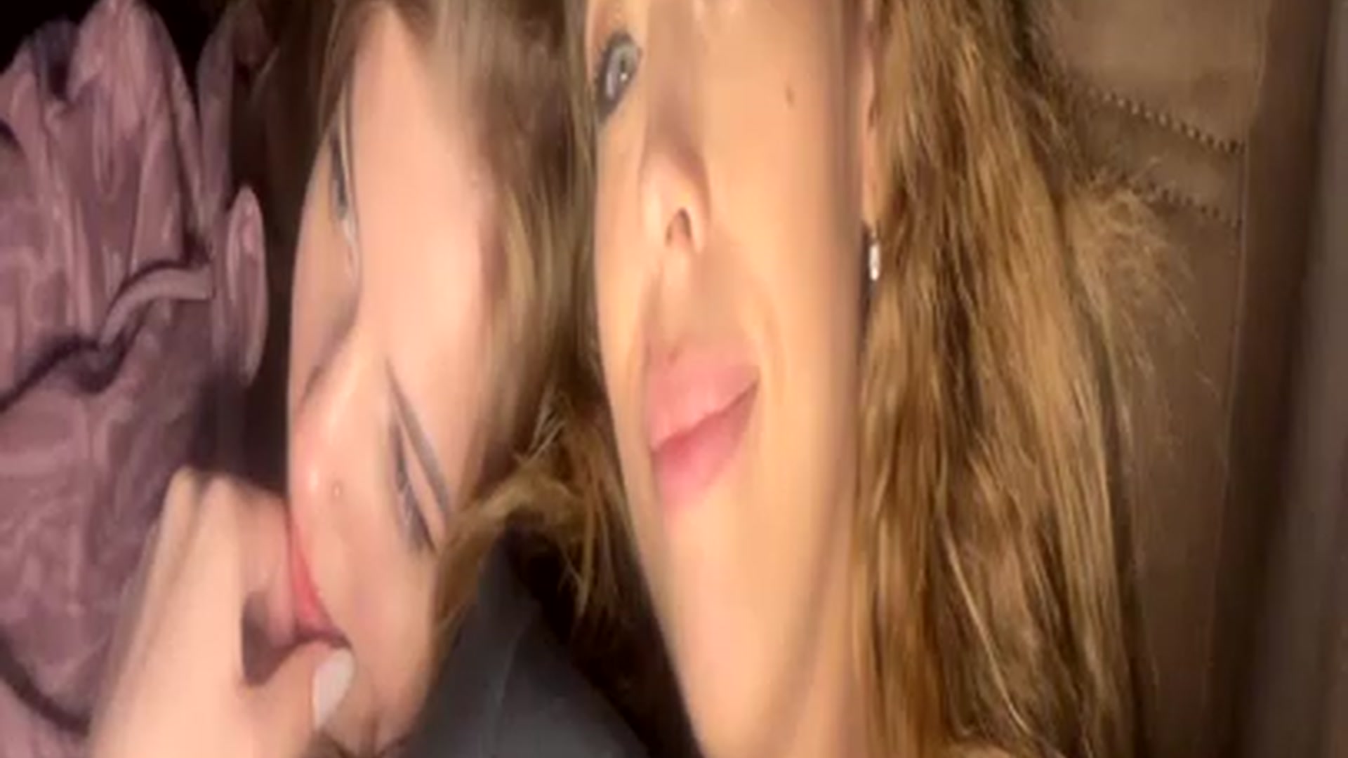 Gallery image thumbnail from MilanaGreen's myfreecams stream on, 11/27/2022, 13:31 image 16 of 20