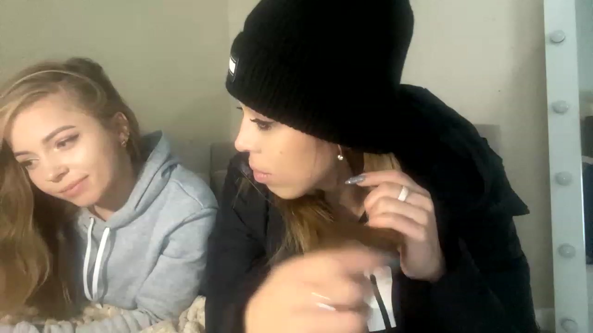 Gallery image thumbnail from MilanaGreen's myfreecams stream on, 11/29/2022, 12:01 image 15 of 20