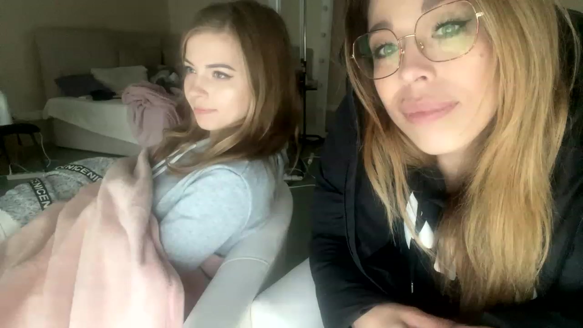 Gallery image thumbnail from MilanaGreen's myfreecams stream on, 11/29/2022, 12:58 image 18 of 20