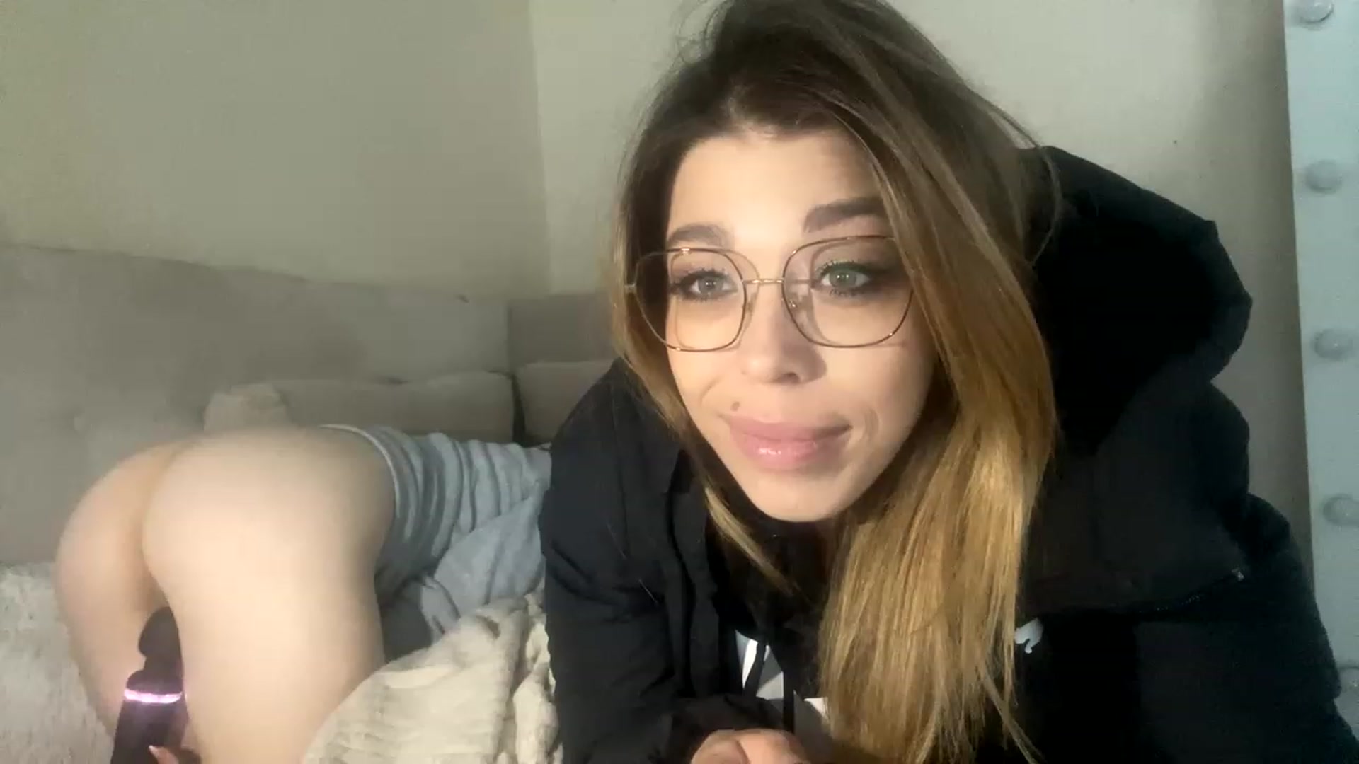 Gallery image thumbnail from MilanaGreen's myfreecams stream on, 11/29/2022, 12:58 image 9 of 20