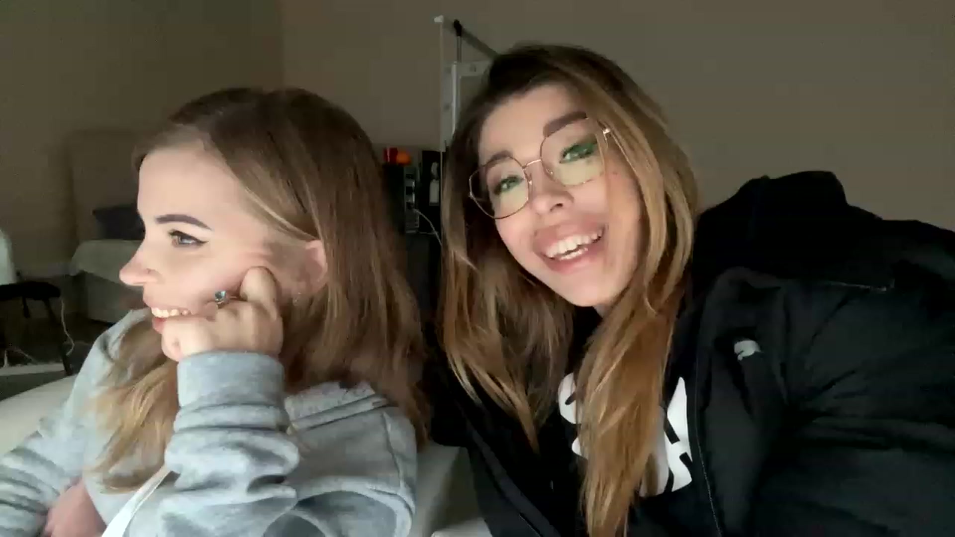 Gallery image thumbnail from MilanaGreen's myfreecams stream on, 11/29/2022, 13:54 image 6 of 20