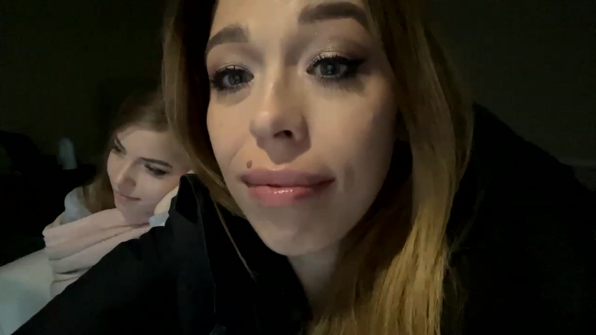 Gallery image thumbnail from MilanaGreen's myfreecams stream on, 11/29/2022, 13:54 image 16 of 20