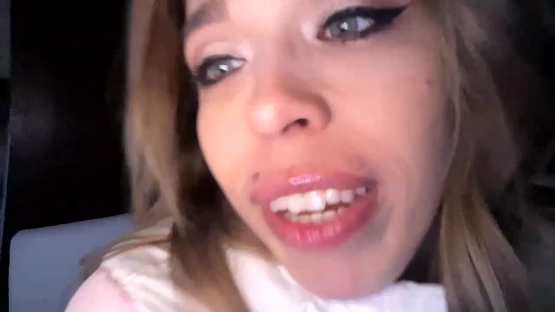Gallery image thumbnail from MilanaGreen's myfreecams stream on, 12/28/2022, 14:24 image 8 of 20