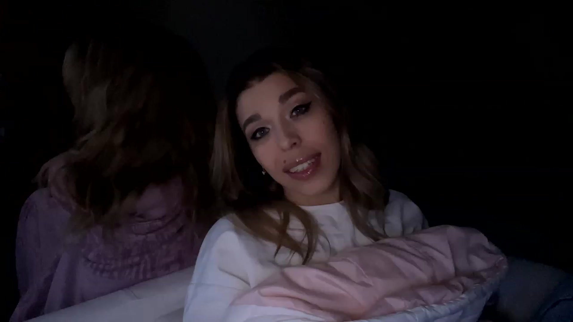 Gallery image thumbnail from MilanaGreen's myfreecams stream on, 12/28/2022, 14:24 image 4 of 20